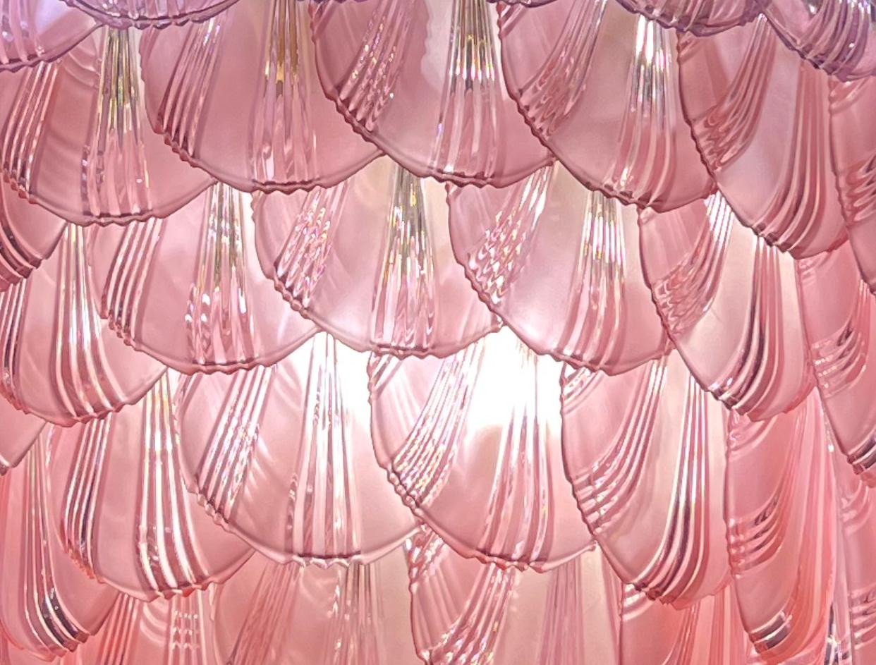 Lampadario gigante in vetro rosa conchiglia, Murano in vendita 1