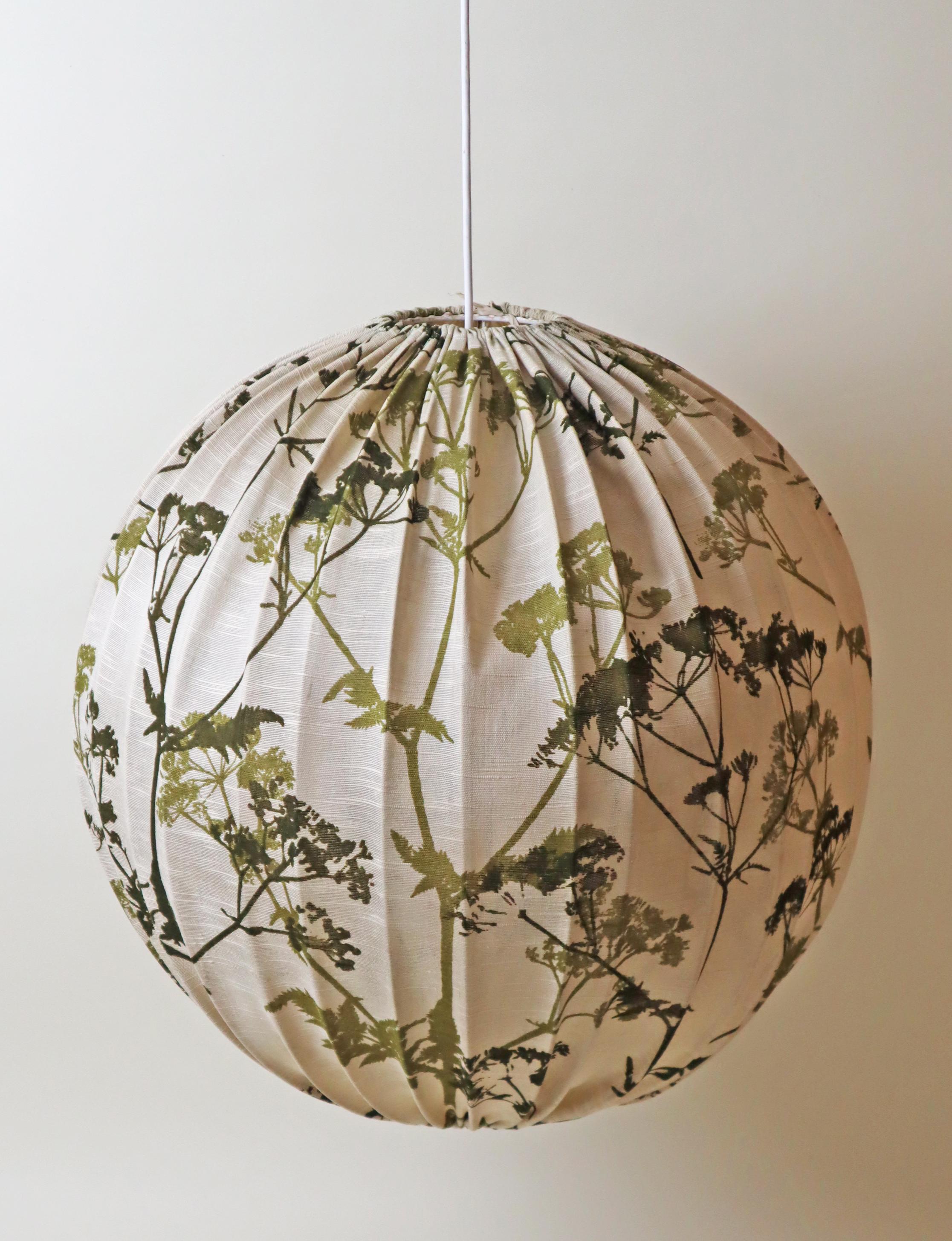 Lampe géante à ballon suédois en tissu avec motifs floraux, 1960 en vente 8