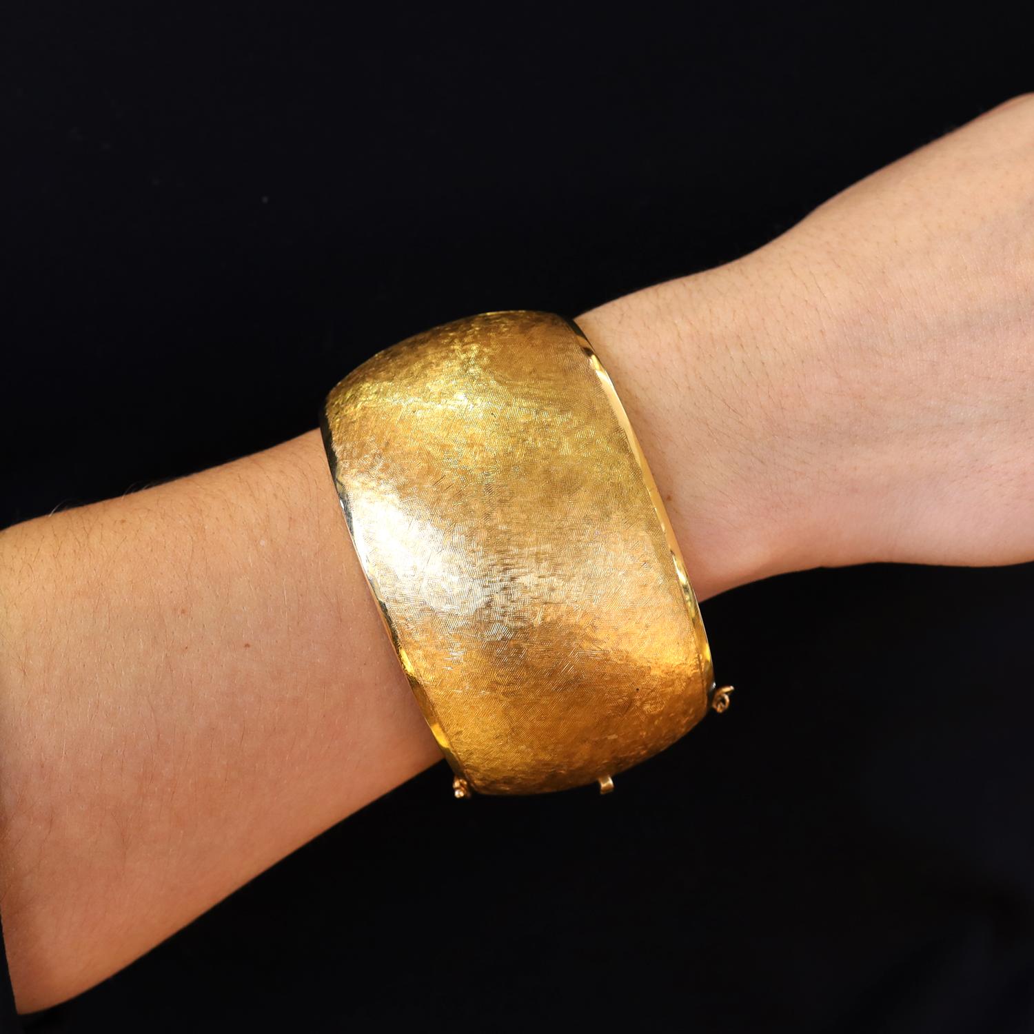 Pulsera brazalete gigante ancha italiana de oro cepillado de 18 quilates en Bueno estado para la venta en Santa Barbara, CA