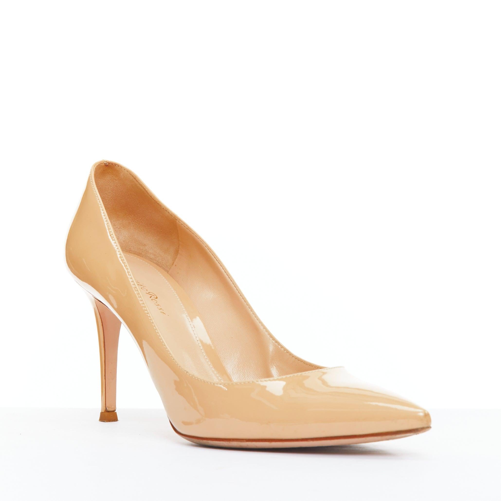 GIANVITO ROSSI 90 nude patent leather pigalle pump heel EU39.5
Reference: JHDN/A00017
Brand: Gianvito Rossi
Material: Patent Leather
Color: Nude
Pattern: Solid
Closure: Slip On
Lining: Nude Leather
Made in: Italy

CONDITION:
Condition: Good, this