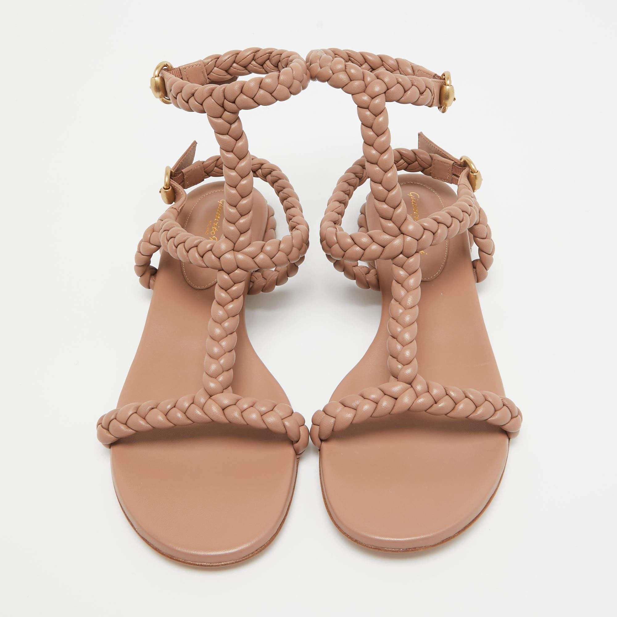 Gianvito Rossi Beige Braided Leather Sorrento Sandals Size 40.5 In New Condition For Sale In Dubai, Al Qouz 2