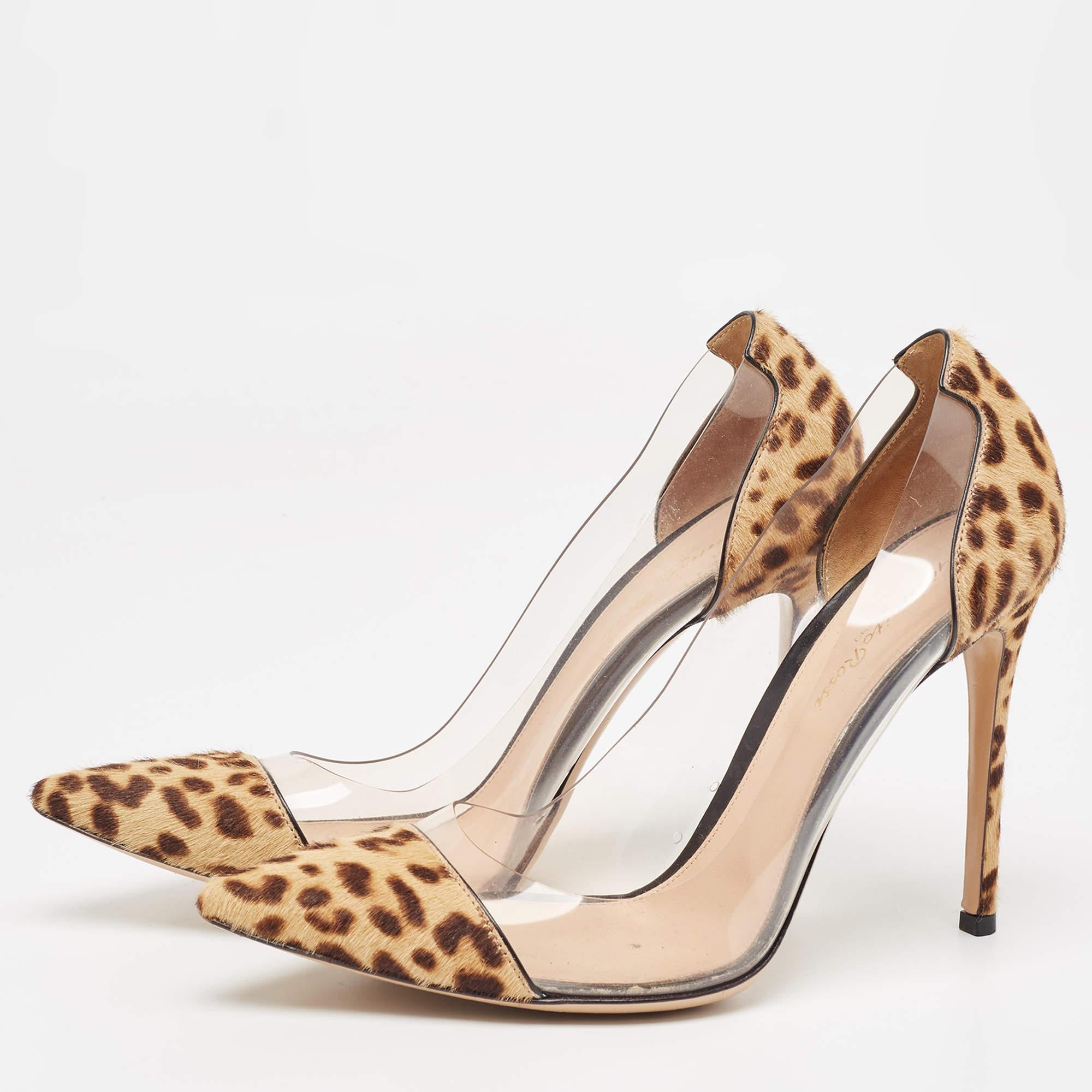 Elevate your ensemble with these Gianvito Rossi Plexi pumps for women. Meticulously crafted, these exquisite heels combine luxury and comfort, creating a statement pair that's both fashionable and fabulous for every occasion.