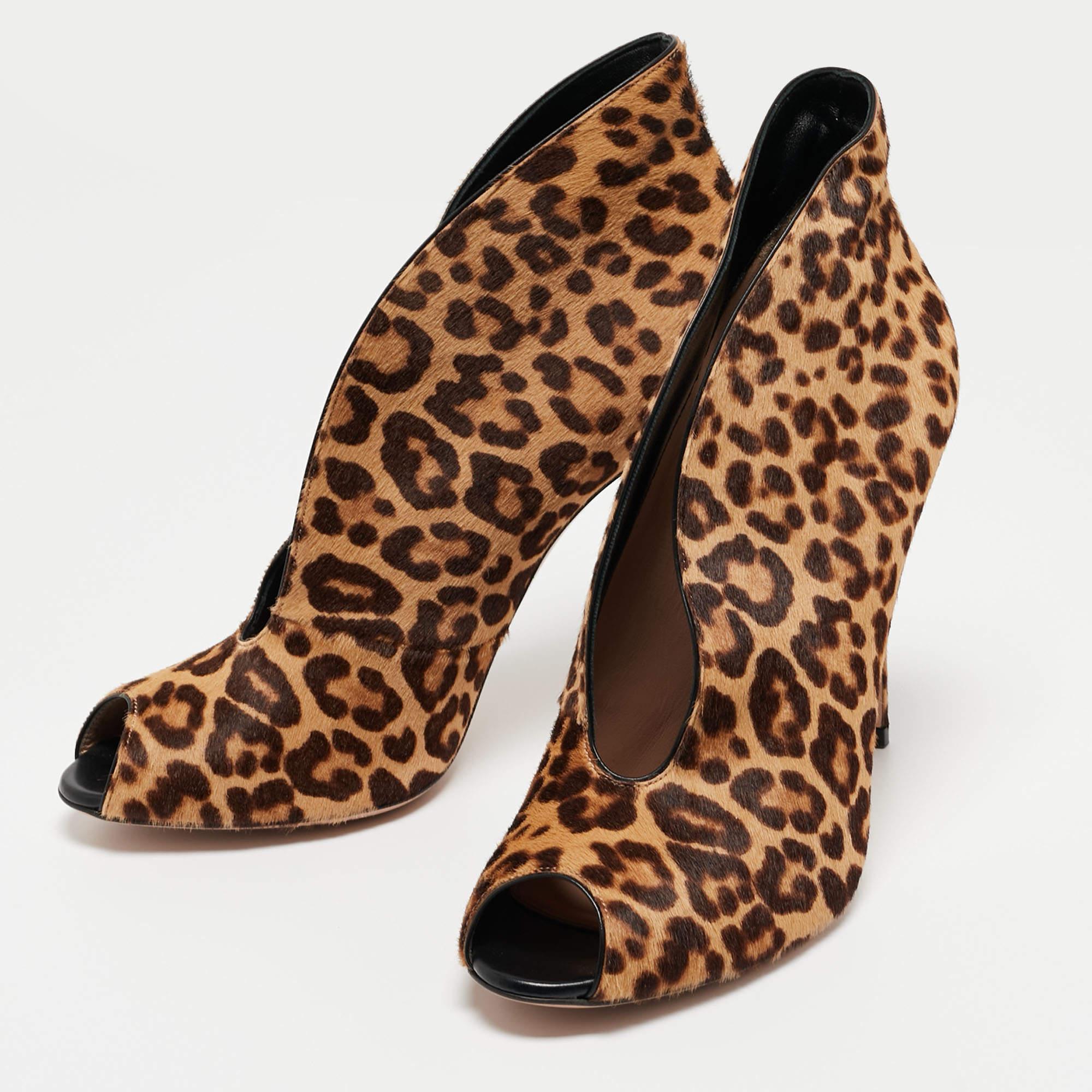 Complement your well put together outfit with these authentic designer shoes. Timeless and classy they have an amazing construction for enduring quality and comfortable fit.