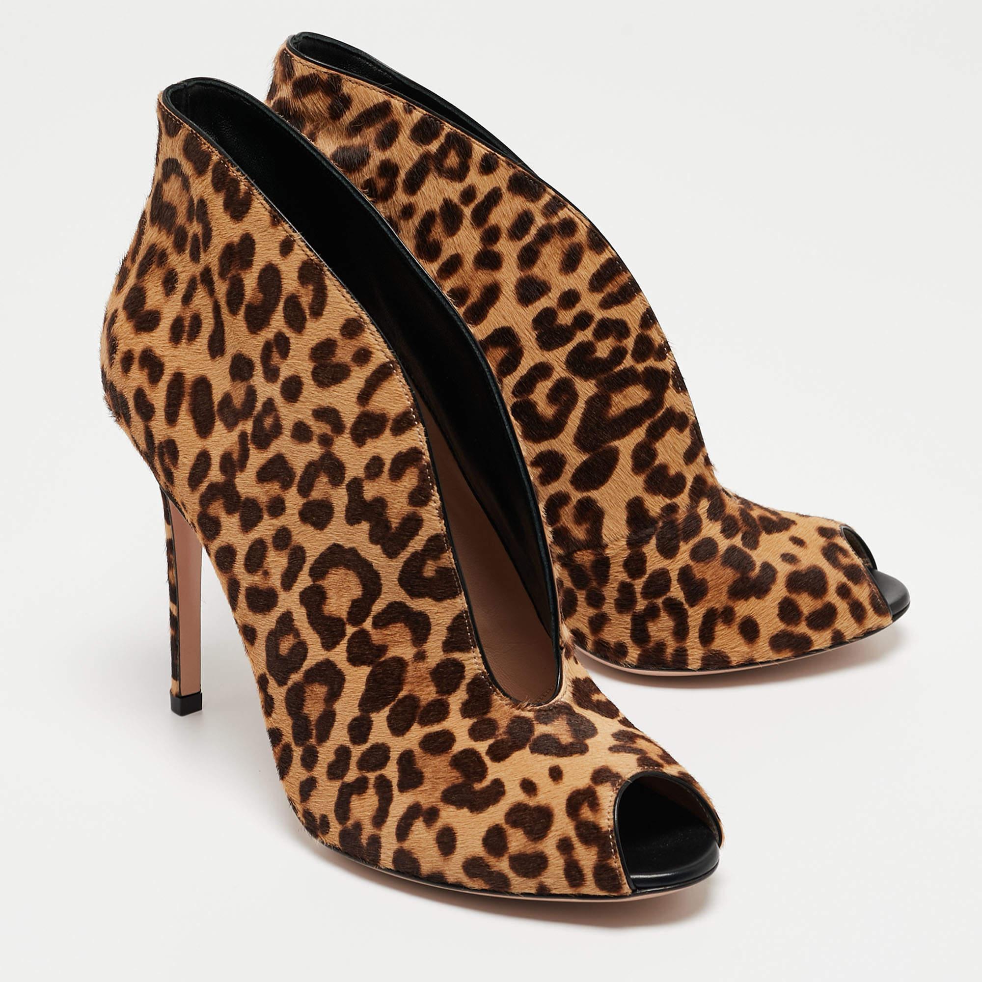Women's Gianvito Rossi Beige/Brown Leopard Print Calf Hair Vamp Boots Size 41