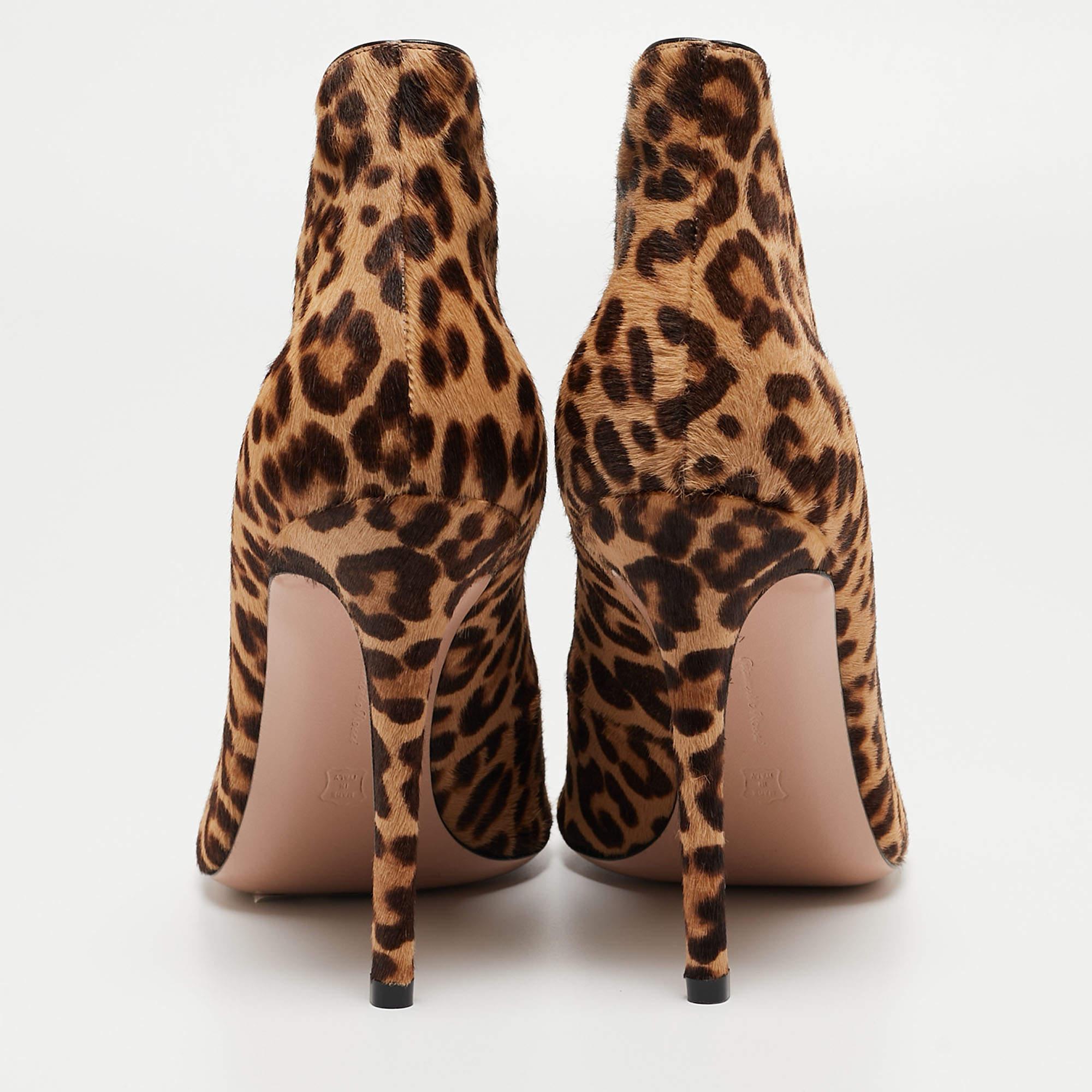 Gianvito Rossi Beige/Brown Leopard Print Calf Hair Vamp Boots Size 41 For Sale 1