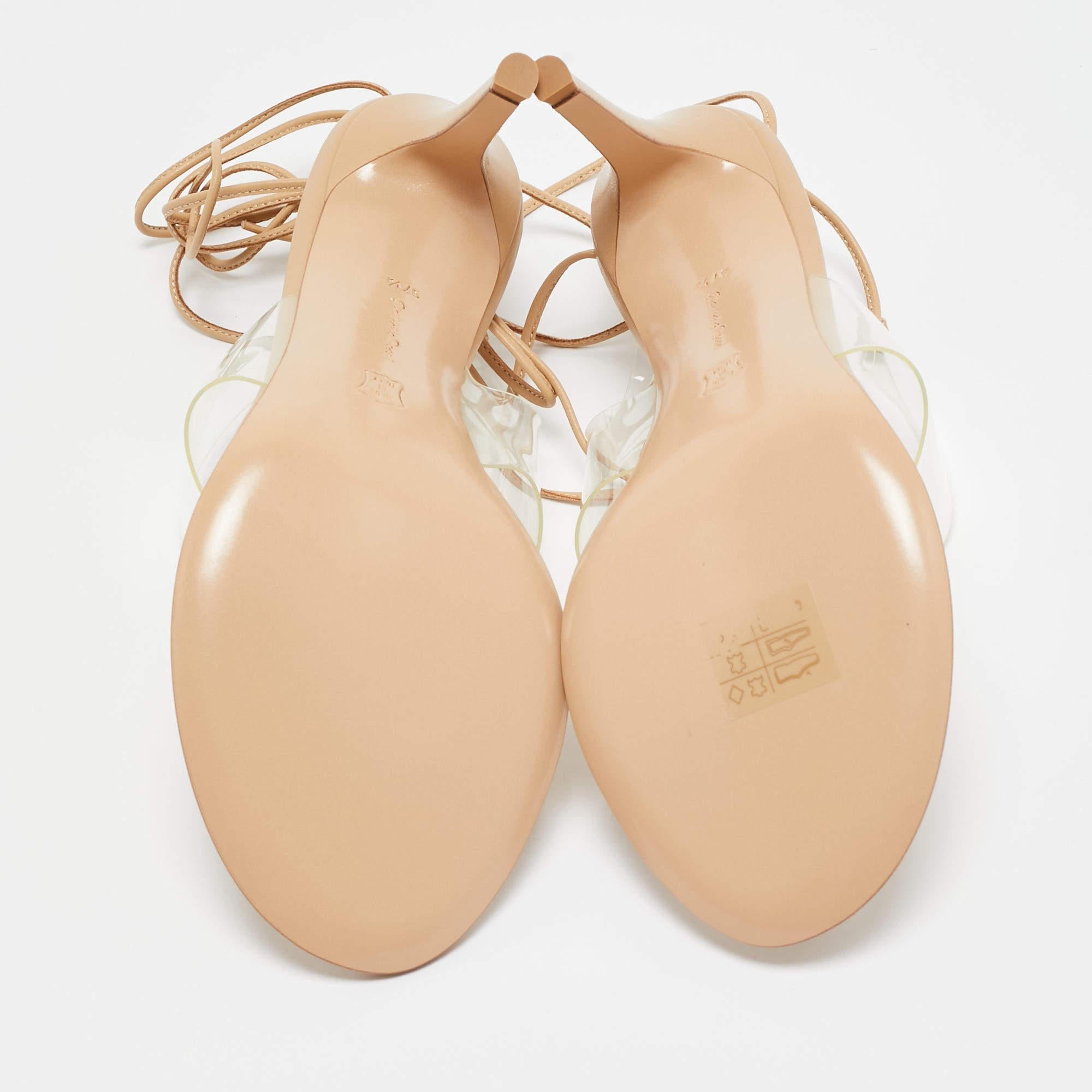 Gianvito Rossi Sandalias envolventes de piel beige y plexiglás de PVC talla 37.5 en venta 1