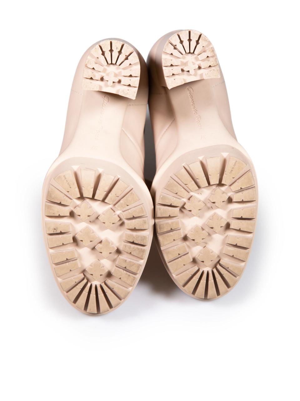 Gianvito Rossi Botas de cordones de combate de piel beige talla IT 37 en Bueno estado para la venta en London, GB