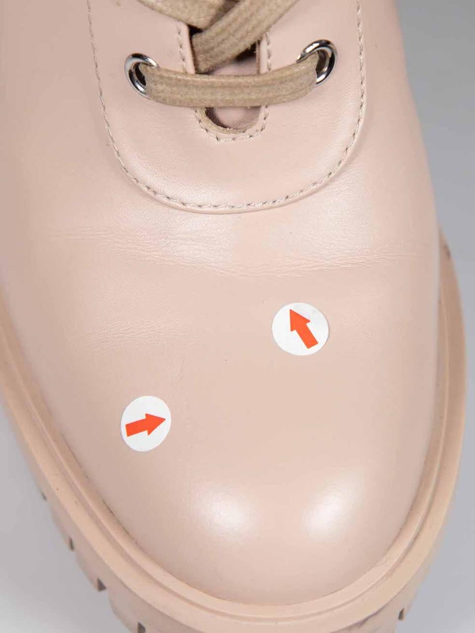 Gianvito Rossi Botas de cordones de combate de piel beige talla IT 37 en venta 1