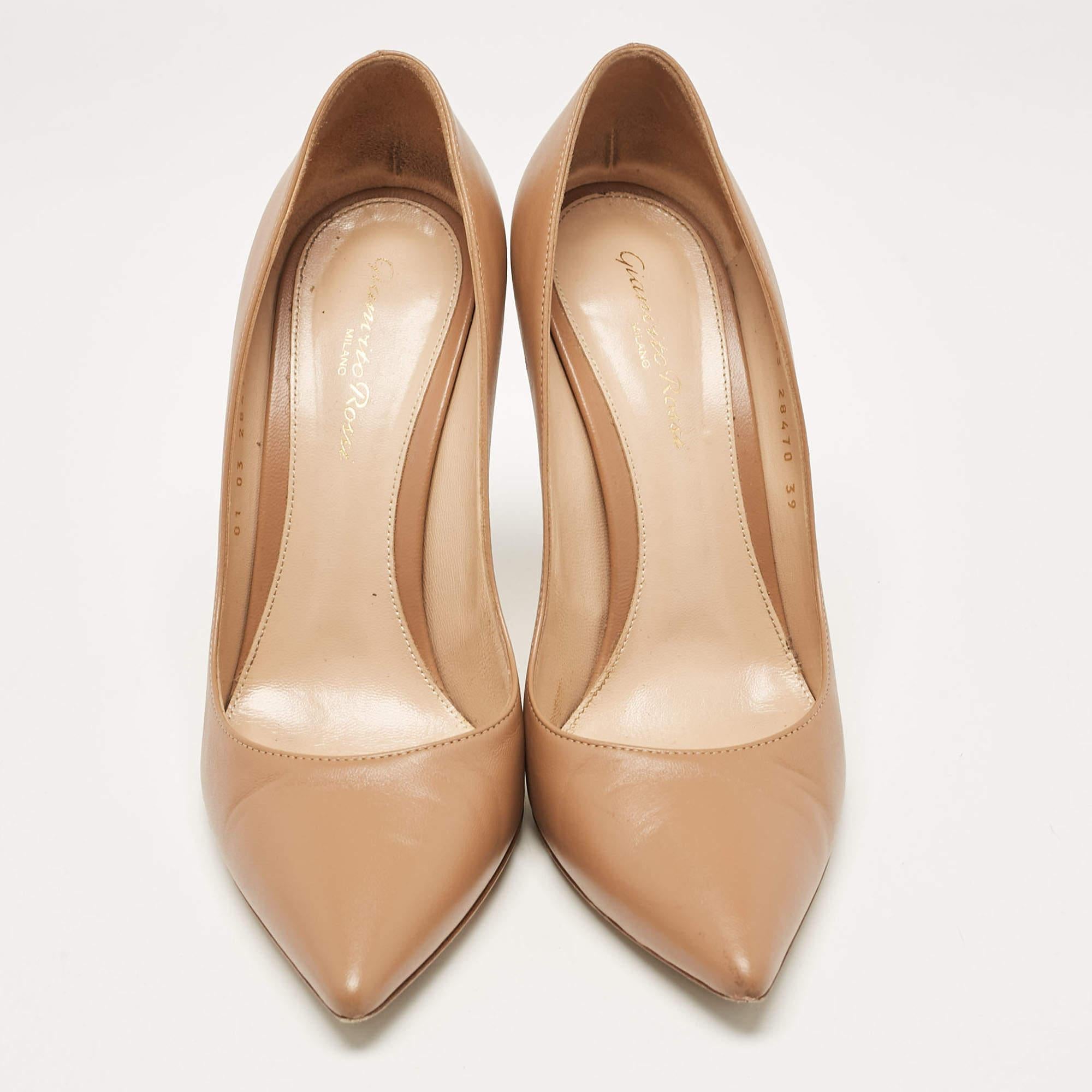 Gianvito Rossi Bombas de piel beige Gianvito Talla 39 Beige en venta