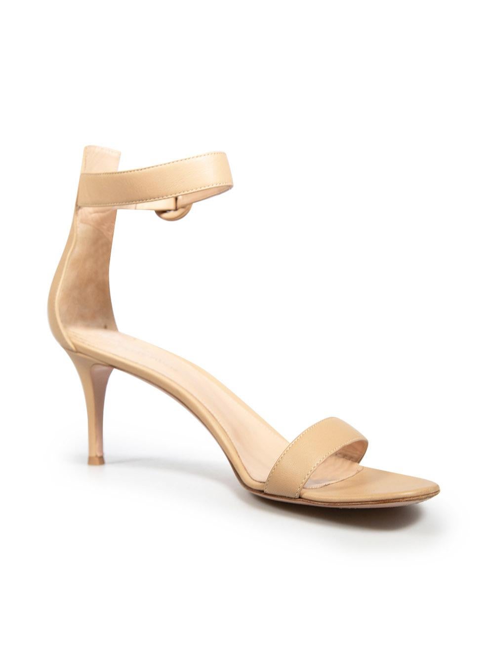CONDITION is Very good. Minimal wear to heels is evident. Minimal wear to tips and heel stems with minor scratches to both shoes. Discolouration marks are found on the insoles and inner of the back counter of the right shoe on this used Gianvito