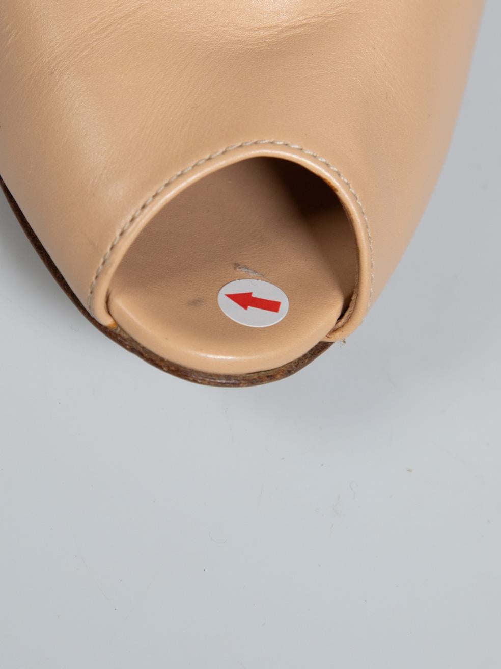 Gianvito Rossi Chaussures à talons 85 en cuir beige Taille IT 38.5 en vente 3