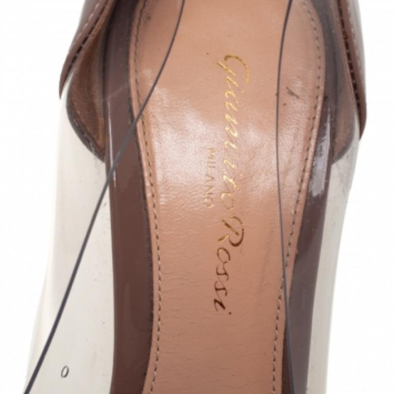 Women's Gianvito Rossi Beige Patent Leather And PVC Plexi Pumps Size 36.5 For Sale
