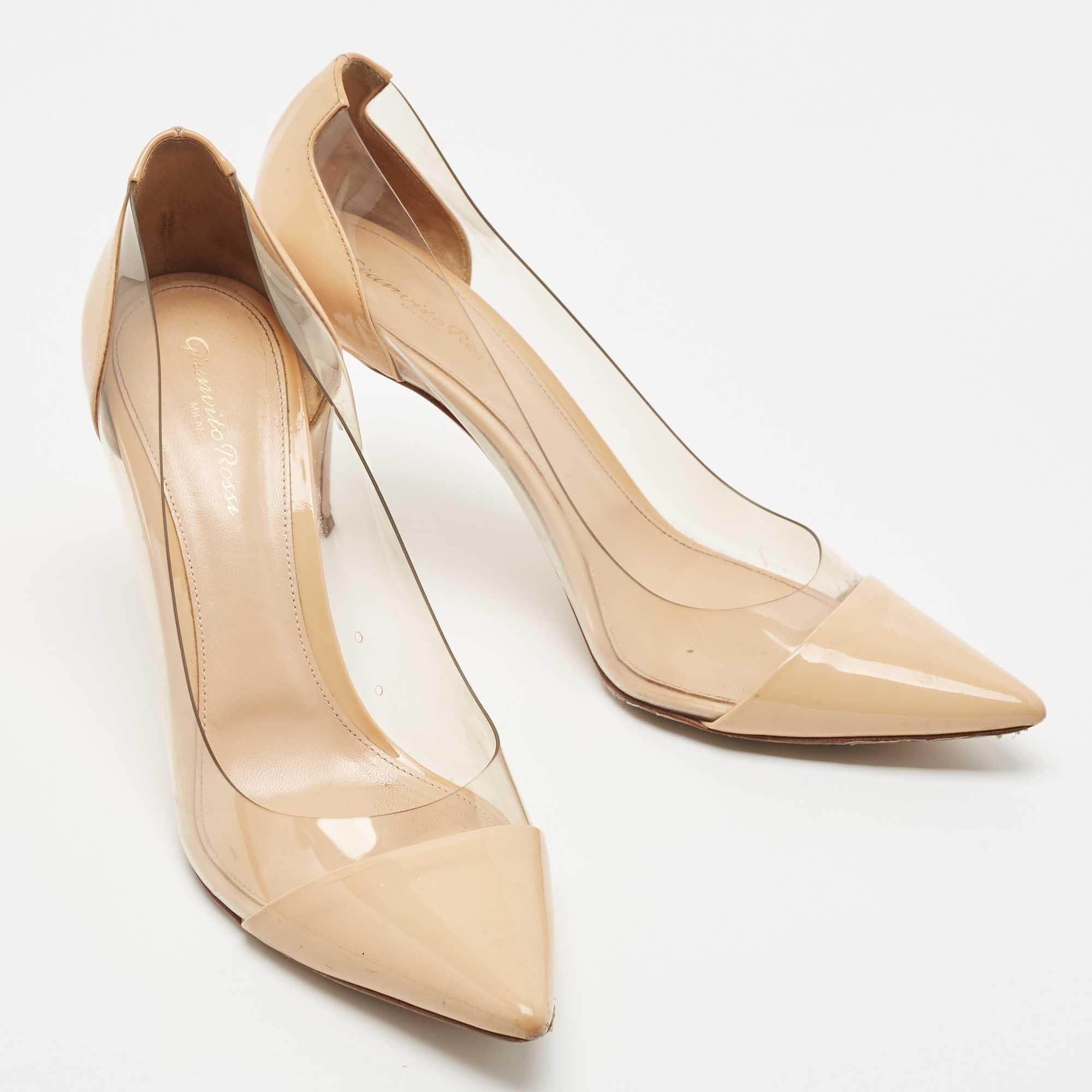 Gianvito Rossi's timeless aesthetic and stellar craftsmanship in shoemaking is evident in these stunning Plexi pumps. Crafted from beige patent leather on the pointed toes and heel counters, they are adorned with transparent PVC for a minimal