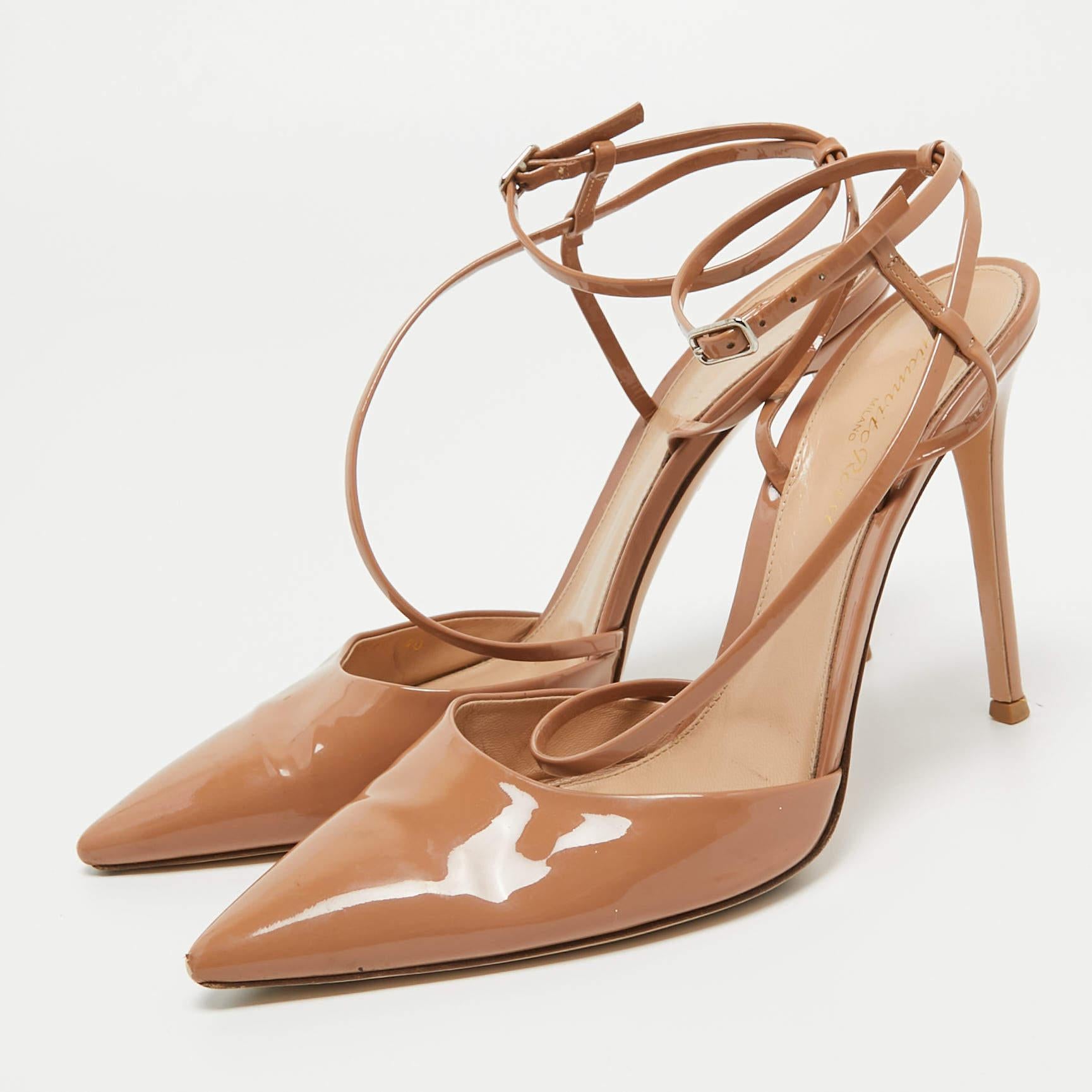 Exhibit an elegant style with this pair of pumps. These elegant shoes are crafted from quality materials. They are set on durable soles and sleek heels.