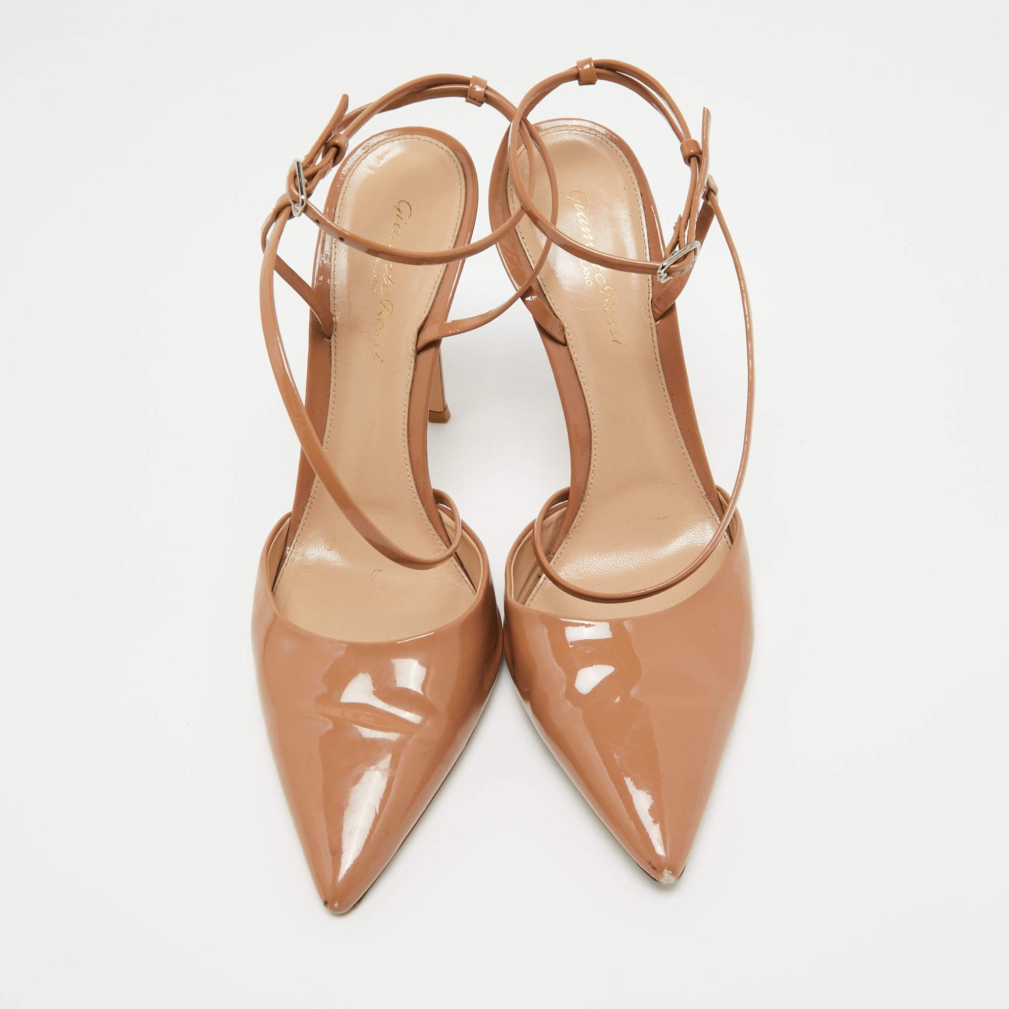 Gianvito Rossi Beige Patent Leather Ankle Strap Pumps Size 40 In Good Condition For Sale In Dubai, Al Qouz 2