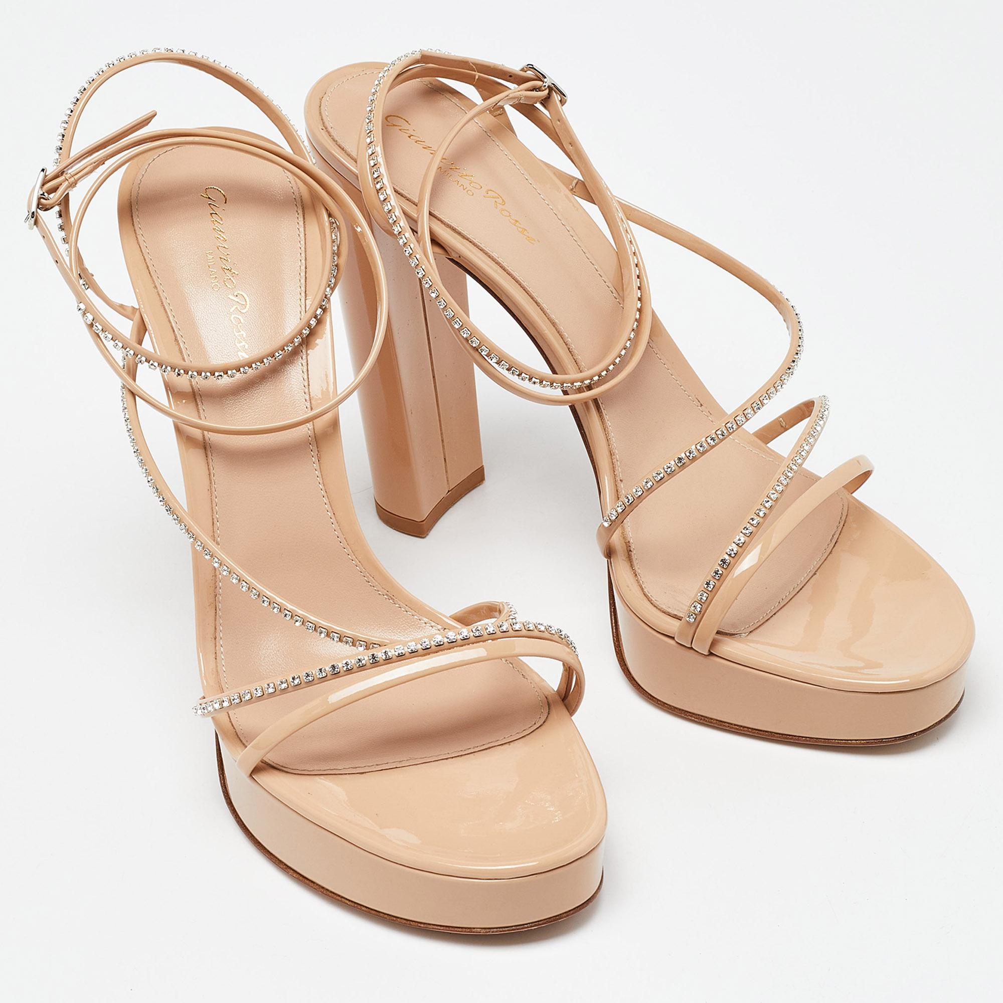 Gianvito Rossi Beige Patent Leather Block Heel Slide Sandals Size 42 For Sale 1