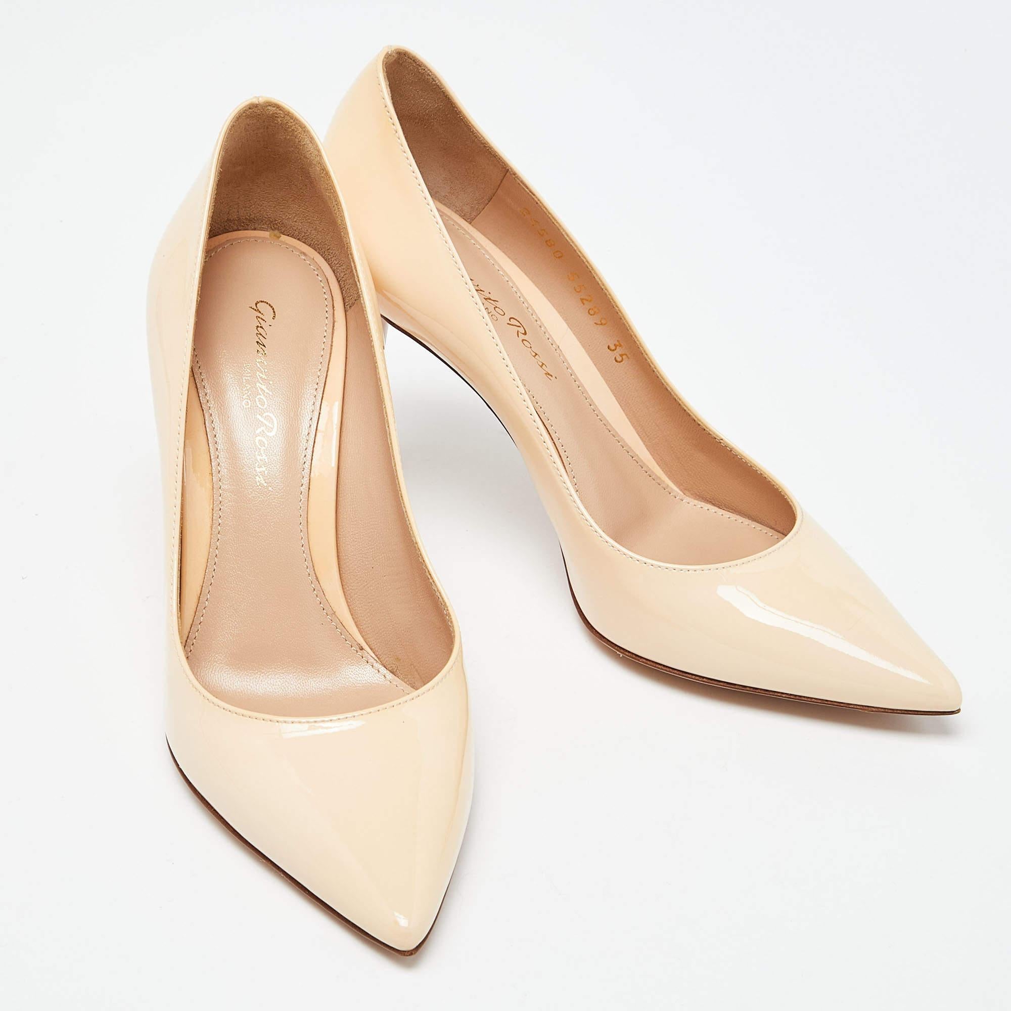 Women's Gianvito Rossi Beige Patent Leather Gianvito 85 Pointed Toe Pumps Size 35 For Sale