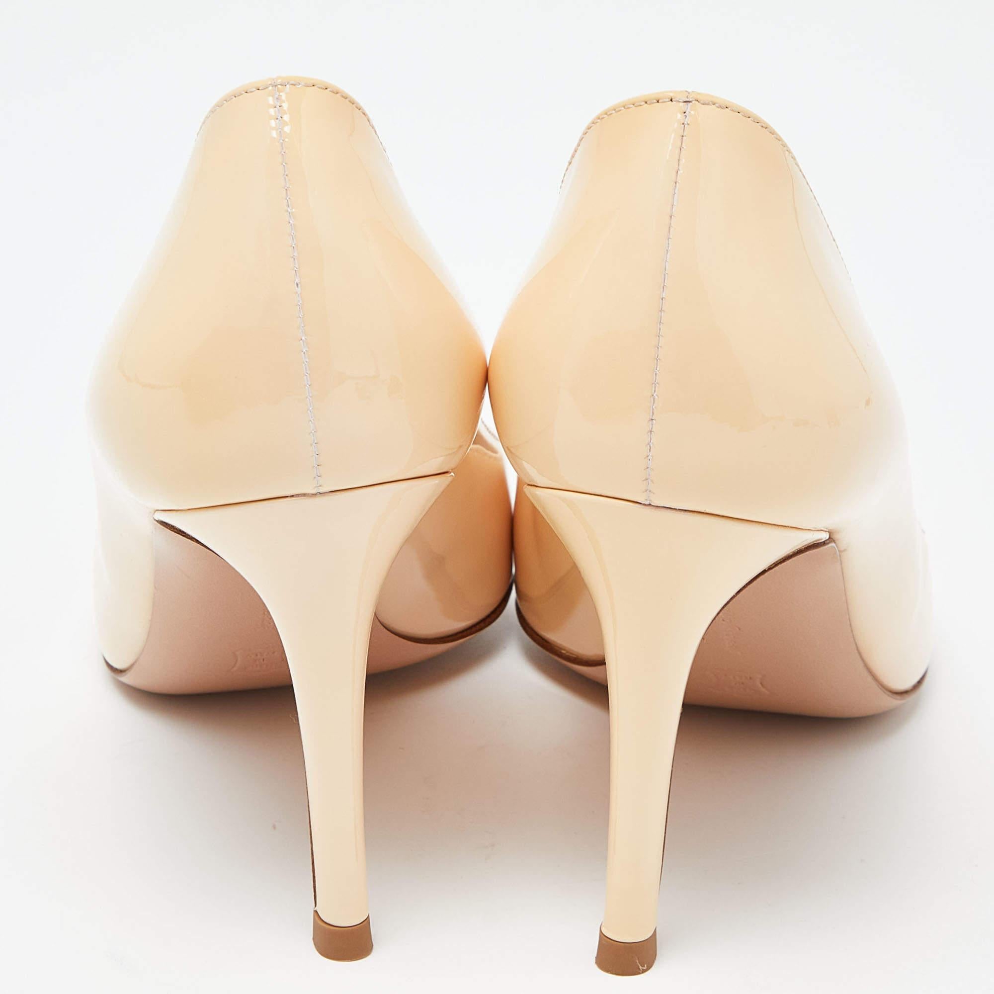 Gianvito Rossi Beige Patent Leather Gianvito 85 Pointed Toe Pumps Size 35 For Sale 2