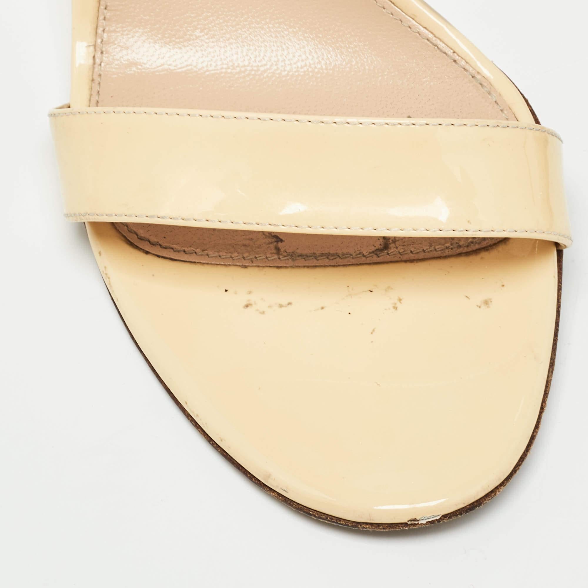Gianvito Rossi Beige Patent Leather Portofino Sandals Size 40 For Sale 3