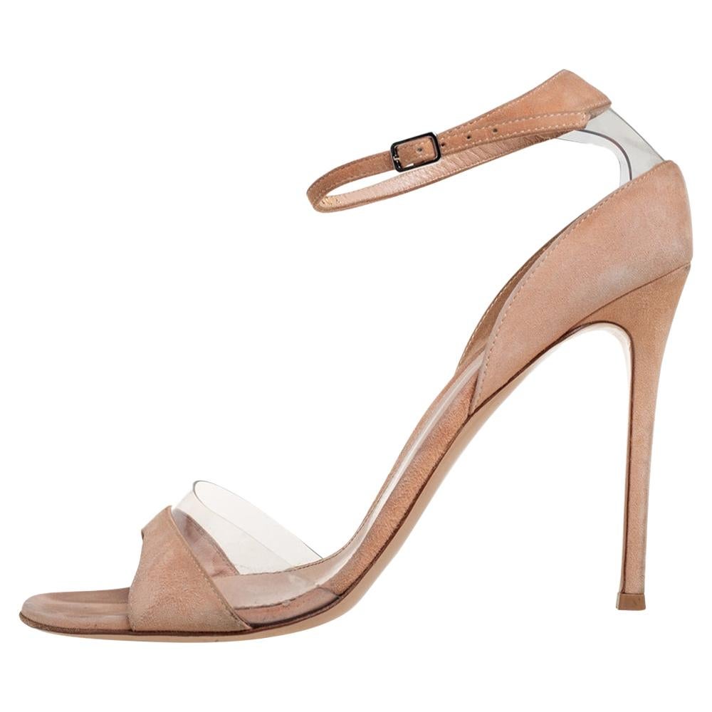 Gianvito Rossi Beige Sandalen aus Wildleder und PVC mit Knöchelriemen Größe 40,5 im Angebot