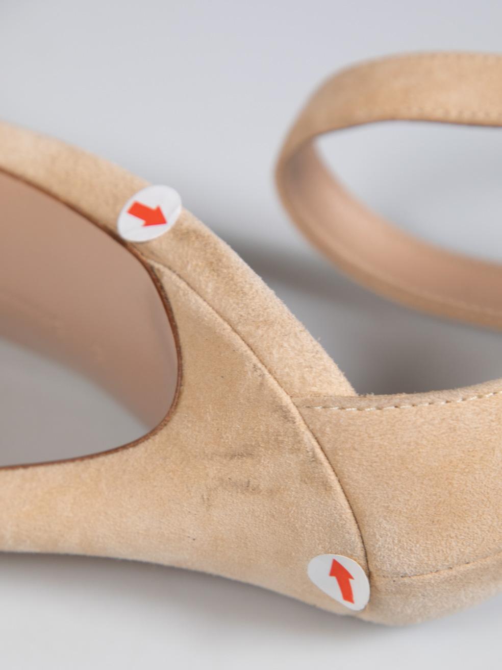 Gianvito Rossi - Sandales à bout ouvert en daim beige, taille IT 39 en vente 3