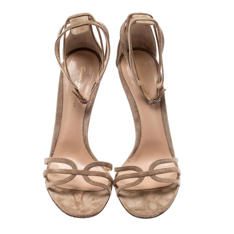 This beautiful pair of suede sandals will bring out the fashion diva within you. Glam up your outfit with these uber comfortable leather sole sandals. Keep it simple yet gorgeous in this pair from the house of Gianvito Rossi. You need to add these