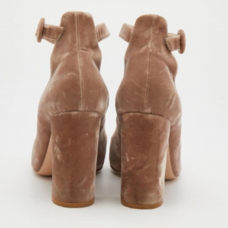 Gianvito Rossi escarpins à talons blocs en velours beige taille 39 1
