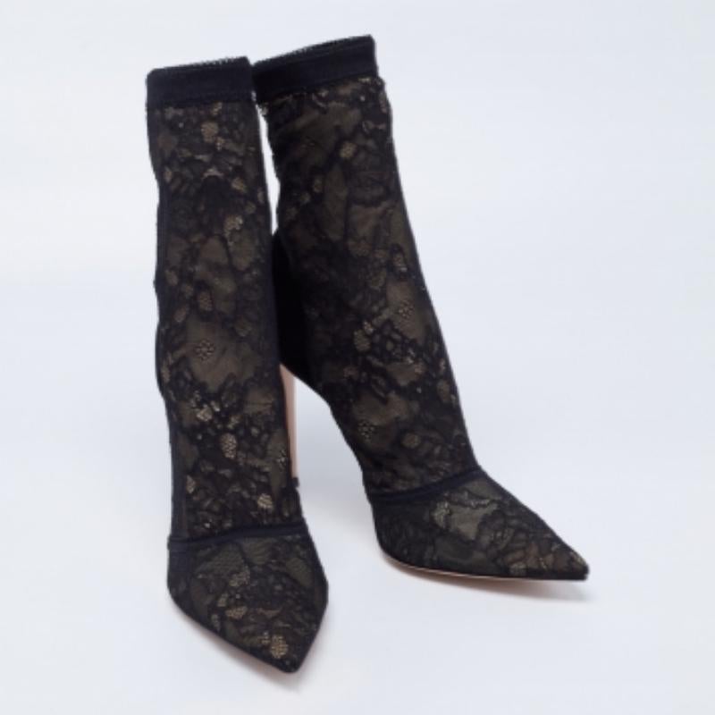 Noir Gianvito Rossi - Bottines en daim et dentelle noires/beiges, taille 40,5 en vente