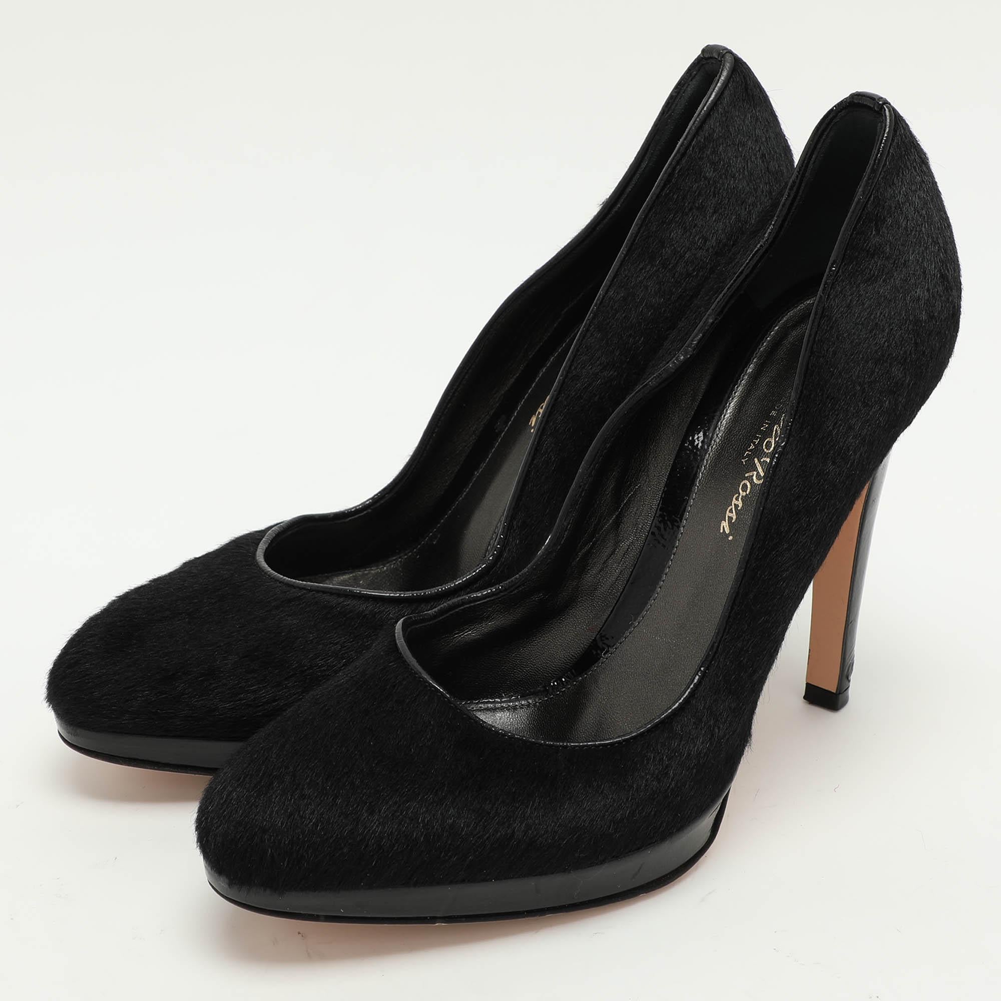 Make a chic style statement with these designer pumps. They showcase sturdy heels and durable soles  perfect for your fashionable outings