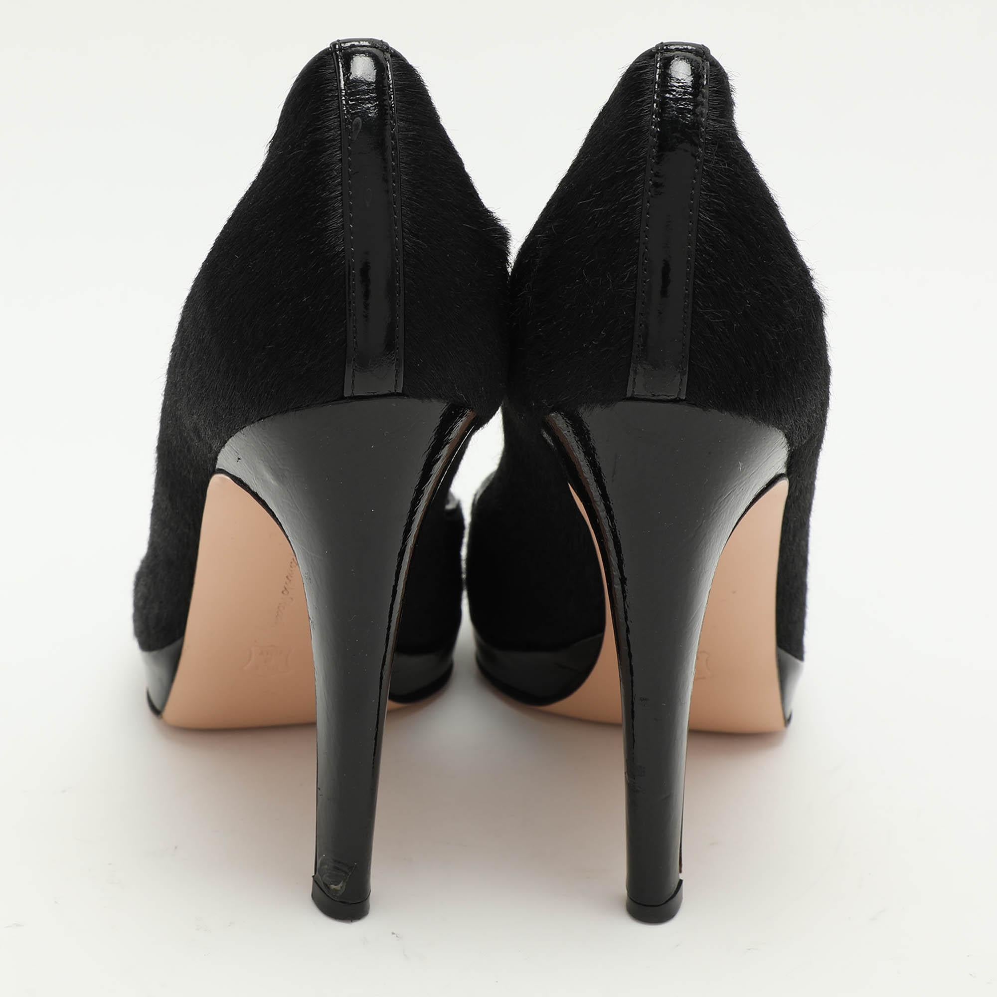 Gianvito Rossi Black Calf Hair and Patent Leather Pumps Size 38.5 For Sale 1