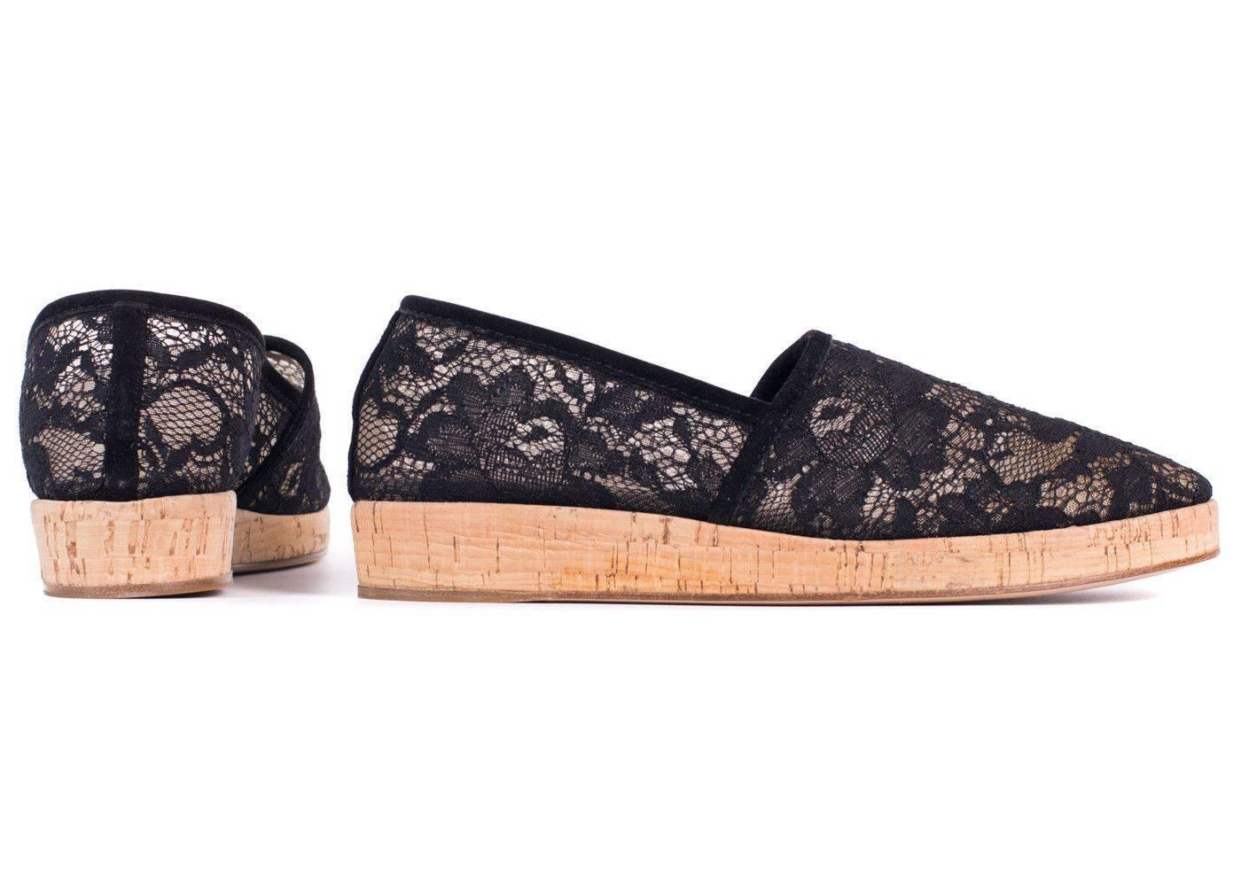 Gianvito Rossi Black Floral Lace Cork Sole Espadrille Flats In New Condition For Sale In Brooklyn, NY