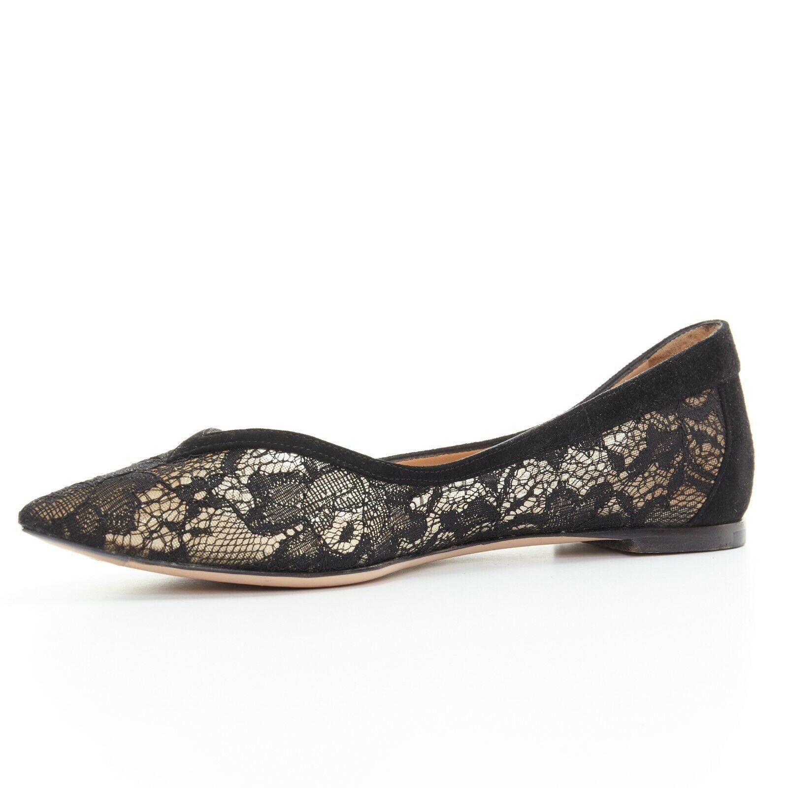 GIANVITO ROSSI black floral lace suede trimmed V-neck ballet flats EU36.5 In Excellent Condition In Hong Kong, NT