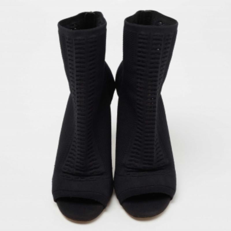 Gianvito Rossi - Bottines à bout ouvert en tissu tricoté noir - Taille 40 Bon état - En vente à Dubai, Al Qouz 2