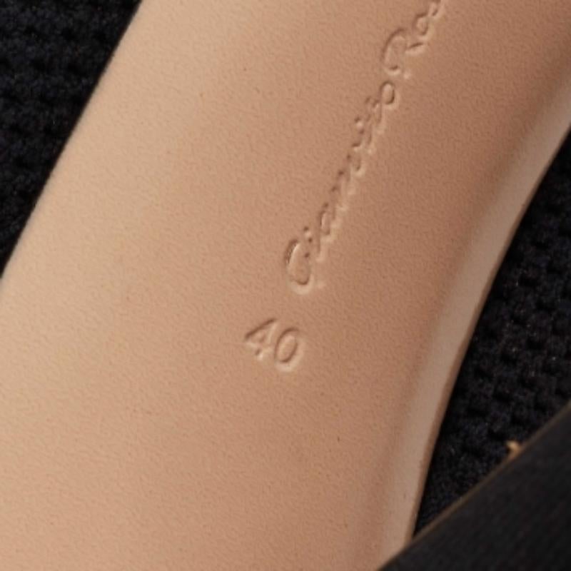Gianvito Rossi - Bottines à bout ouvert en tissu tricoté noir - Taille 40 en vente 3