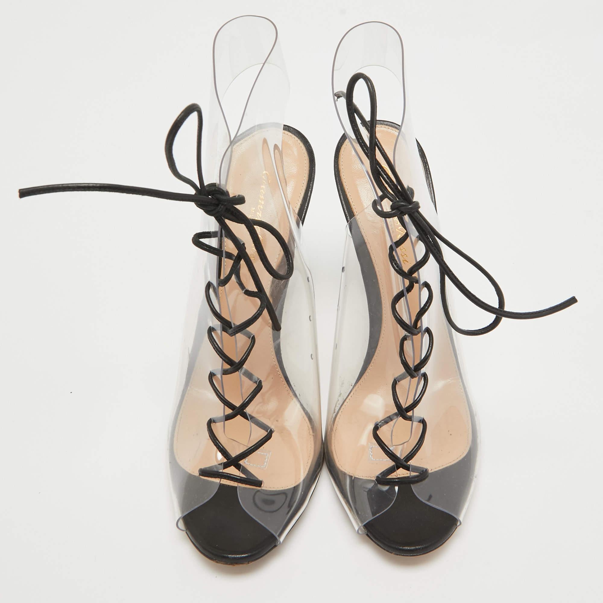 Gianvito Rossi Black Leather and PVC Helmut Lace Up Booties Size 39.5 In Good Condition For Sale In Dubai, Al Qouz 2
