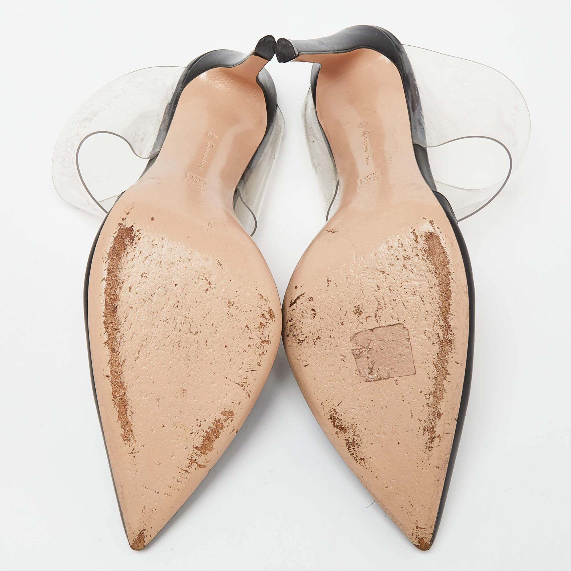 Gianvito Rossi Mules à bout pointu en cuir et PVC noir Taille 40 en vente 1
