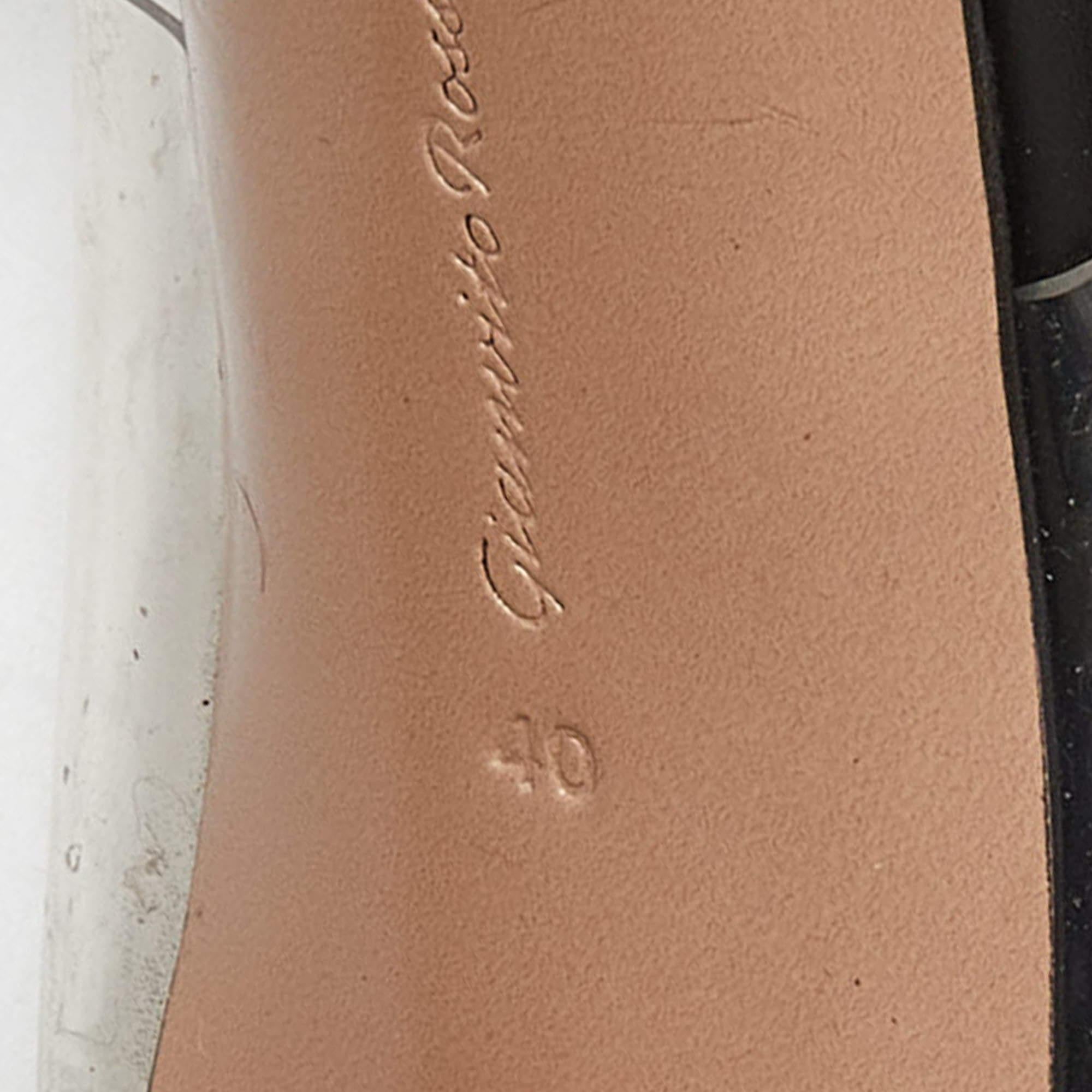 Gianvito Rossi Mules à bout pointu en cuir et PVC noir Taille 40 en vente 3