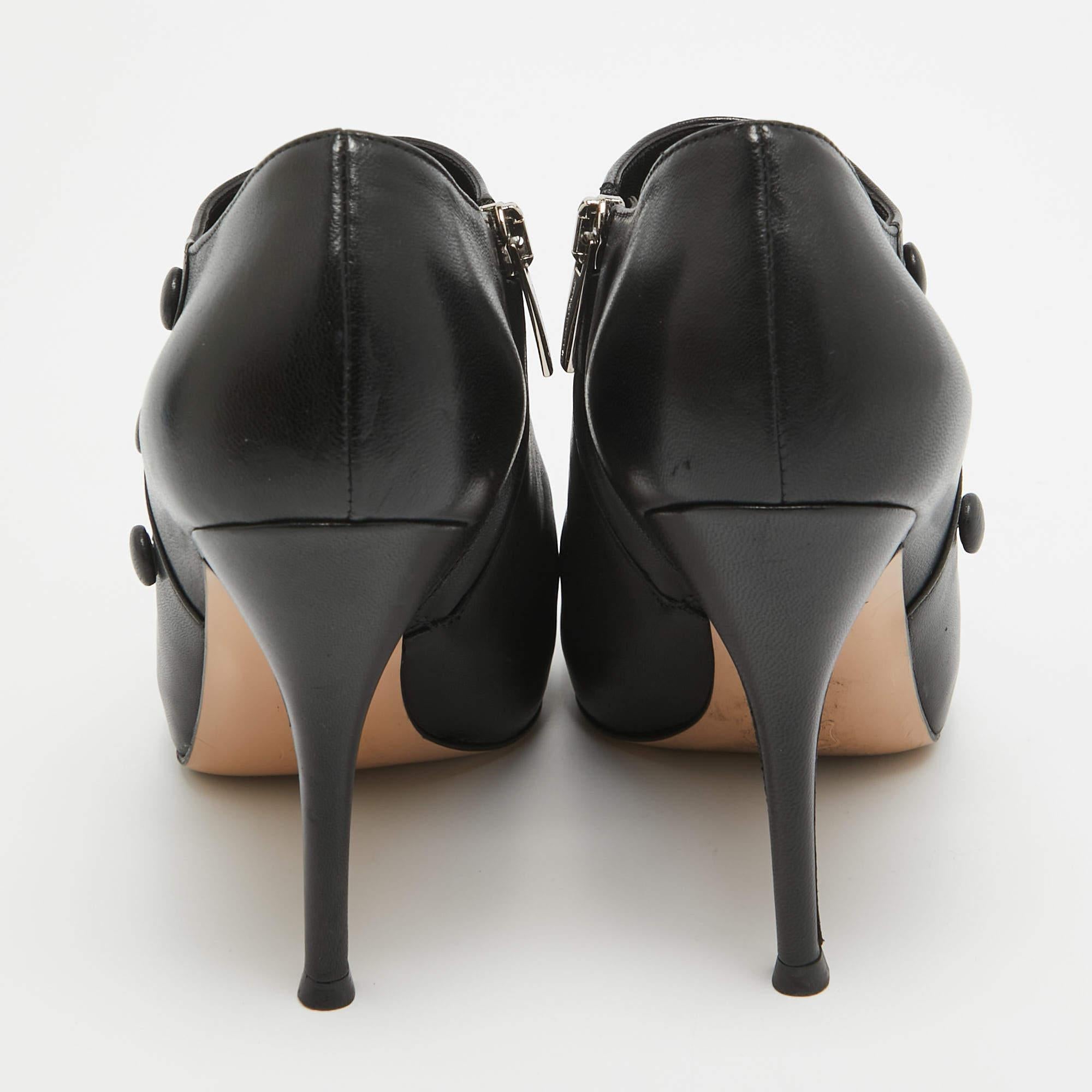 Gianvito Rossi Black Leather Ankle Booties Size 36.5 For Sale 1