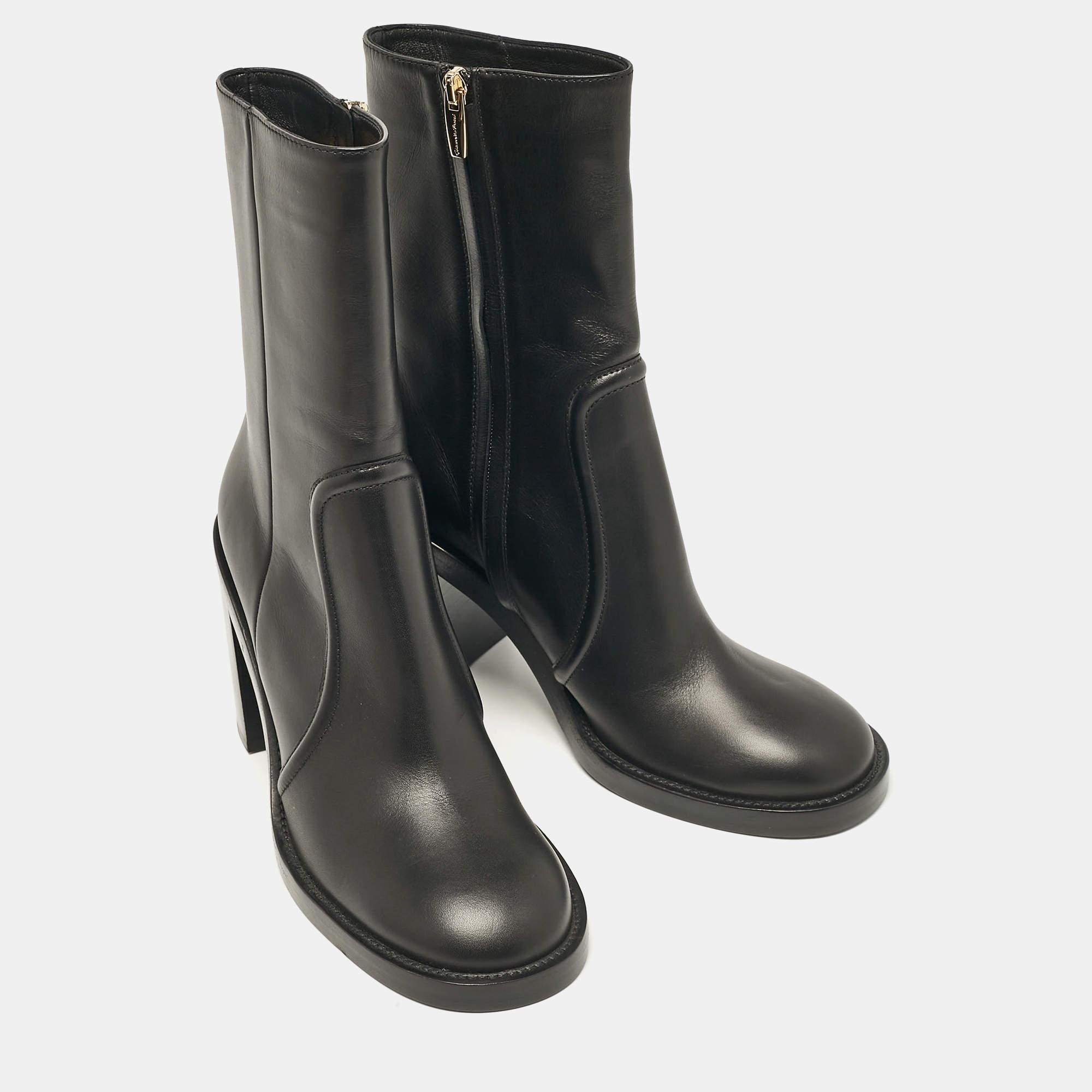 Gianvito Rossi Botines de piel negra talla 37.5 en Nuevo Estado en Dubai, Al Qouz 2