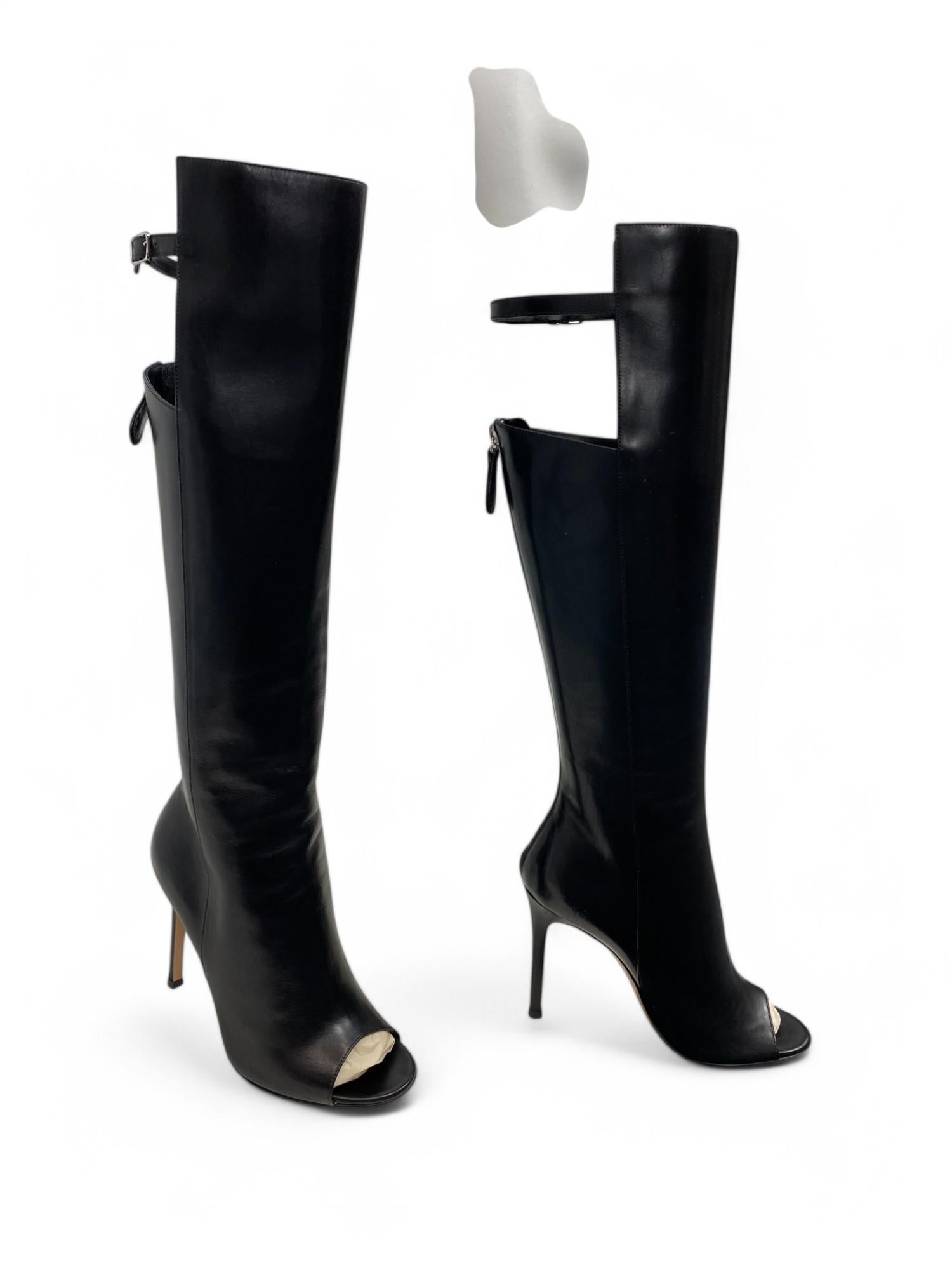 Gianvito Rossi Tacones Recortados de Piel Negra con Cremallera Trasera Plateada - Talla 36.5 Negro en venta