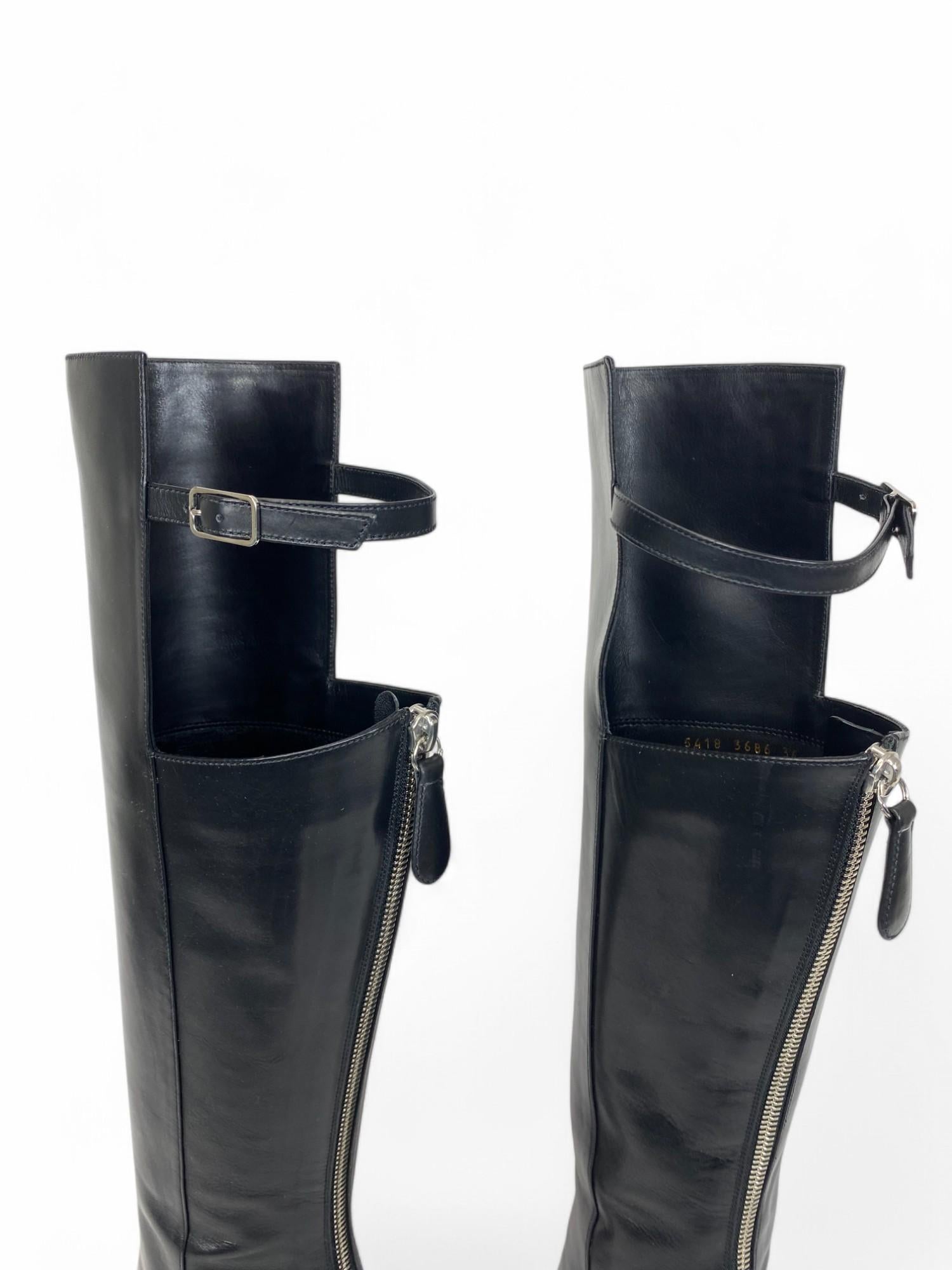 Gianvito Rossi Tacones Recortados de Piel Negra con Cremallera Trasera Plateada - Talla 36.5 en venta 3