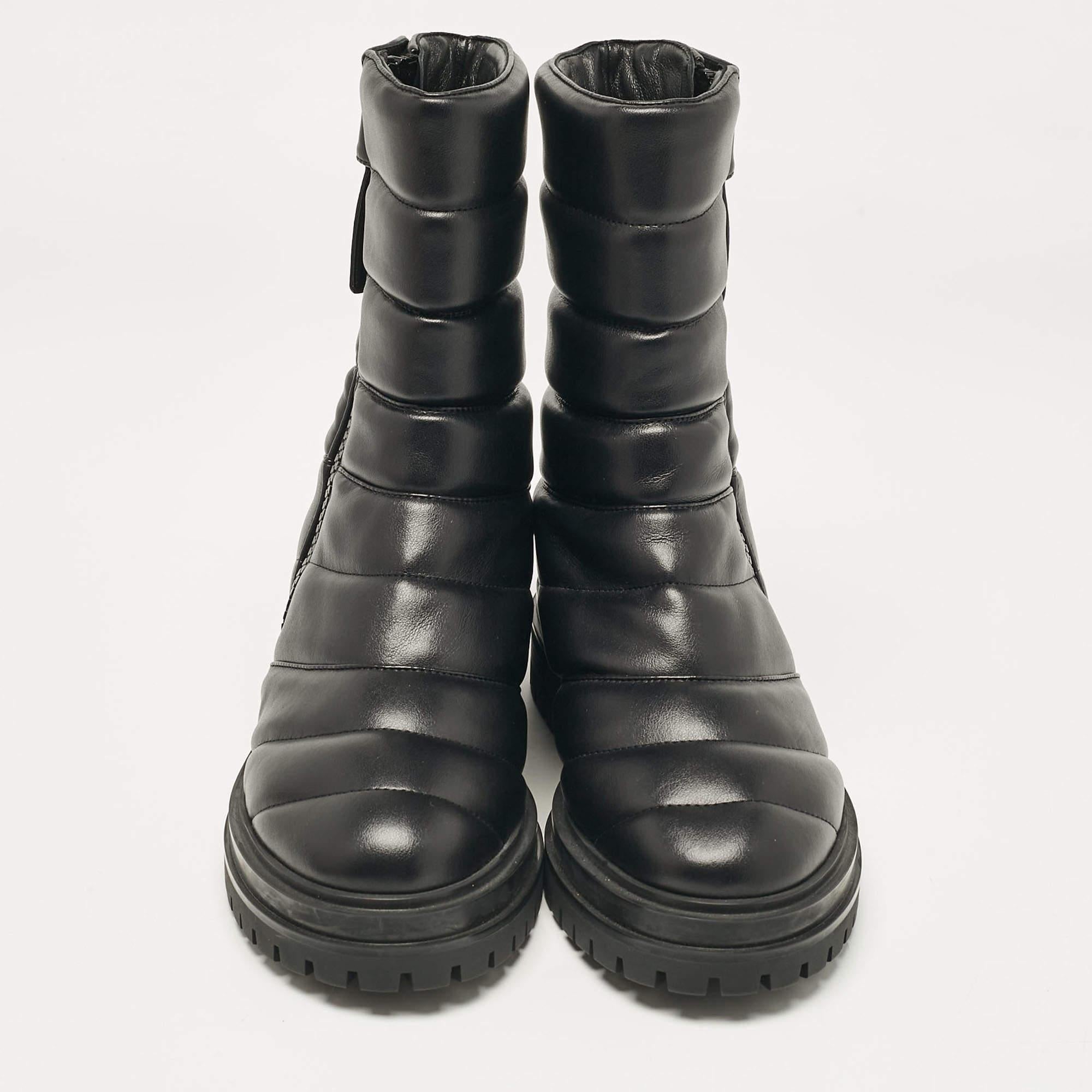 Gianvito Rossi Black Leather Eiko Padded Combat Boots Size 37 In New Condition For Sale In Dubai, Al Qouz 2