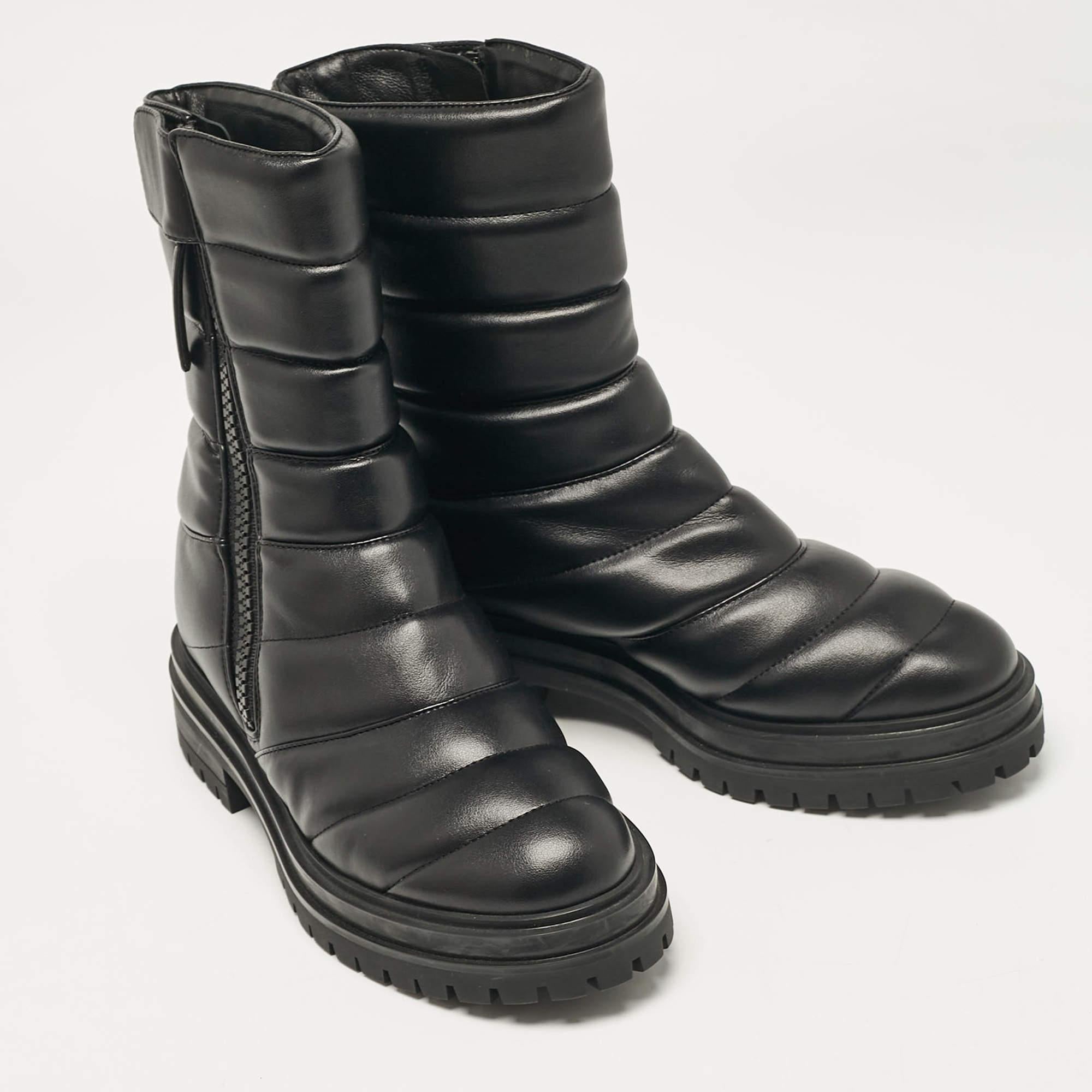 Women's Gianvito Rossi Black Leather Eiko Padded Combat Boots Size 37 For Sale