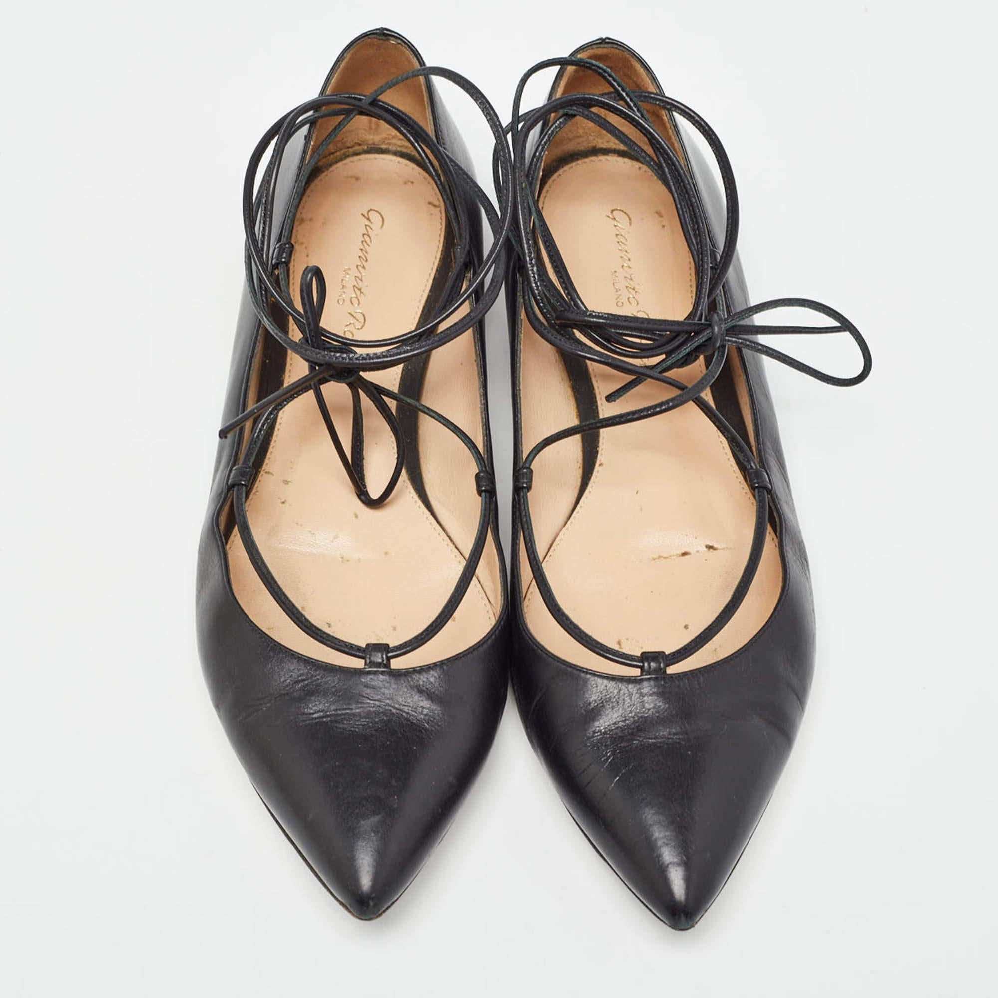 Gianvito Rossi Black Leather Femi Ankle Tie Flats Size 37 In Good Condition For Sale In Dubai, Al Qouz 2