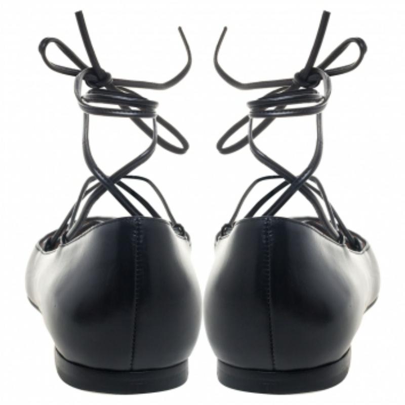 Gianvito Rossi Black Leather Femi Ankle Wrap Pointed Toe Flats Size 35 In Good Condition For Sale In Dubai, Al Qouz 2