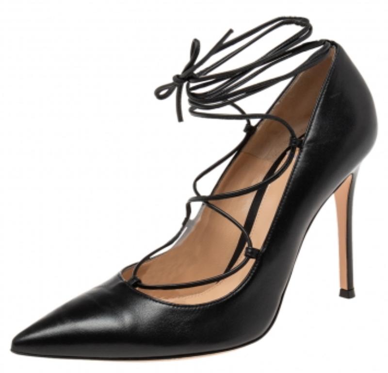 Gianvito Rossi Black Leather Femi Lace-Up Pumps Size 40 In Good Condition For Sale In Dubai, Al Qouz 2