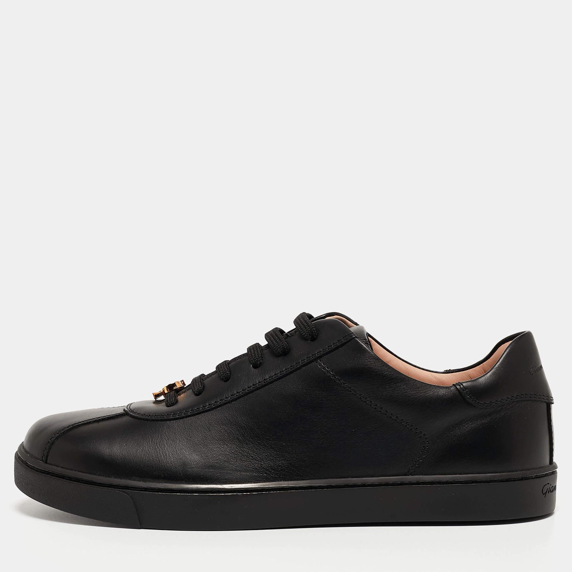 Gianvito Rossi Black Leather Low Top Sneakers Size 37.5 For Sale