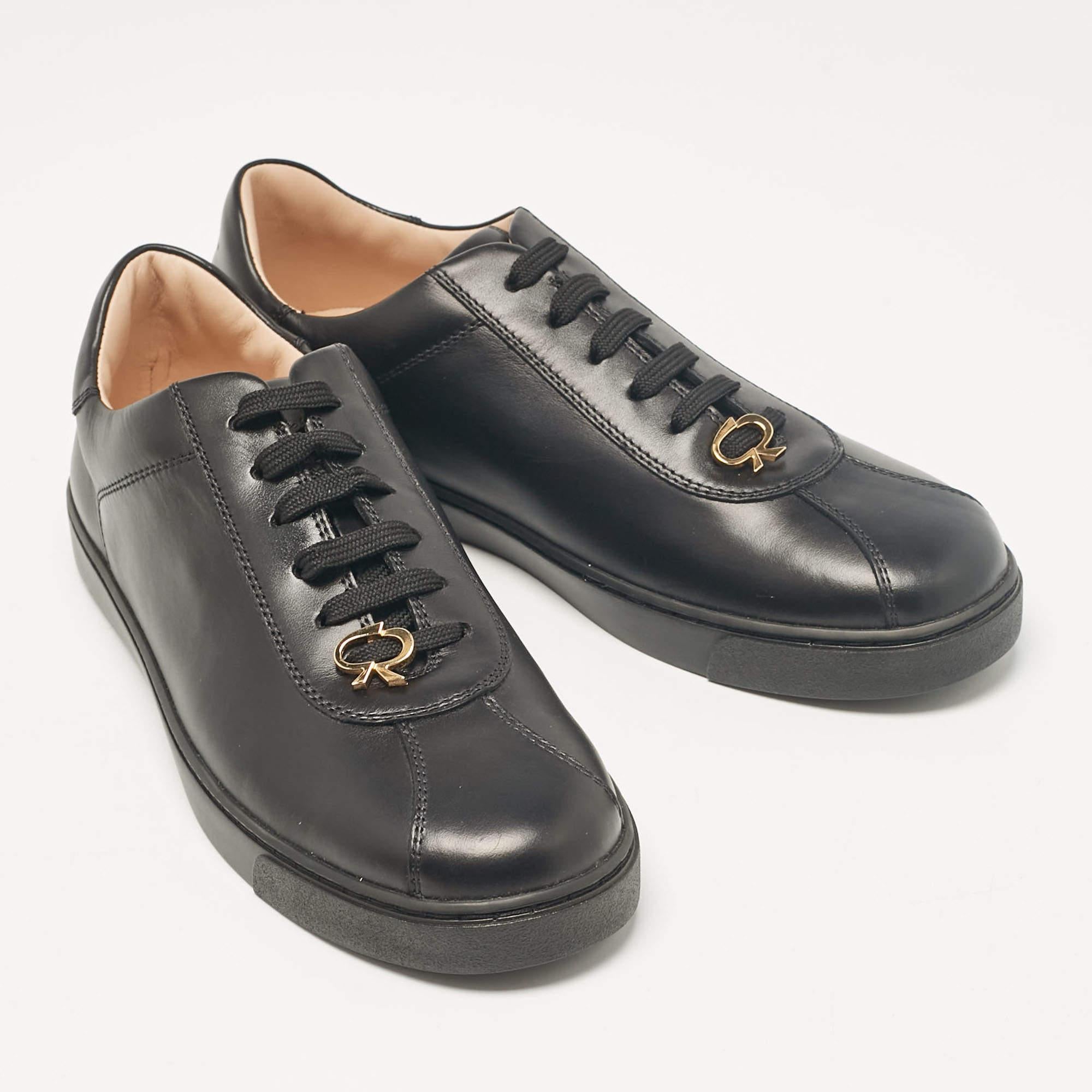 Women's Gianvito Rossi Black Leather Low Top Sneakers Size 38.5 For Sale