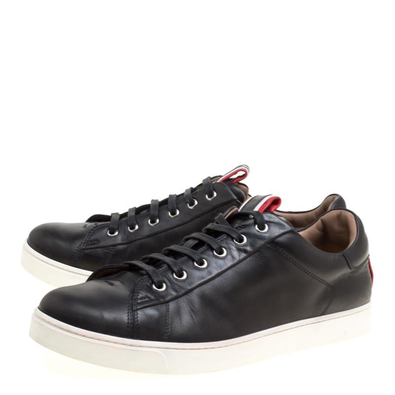 Gianvito Rossi Black Leather Low Top Sneakers Size 43 For Sale at ...
