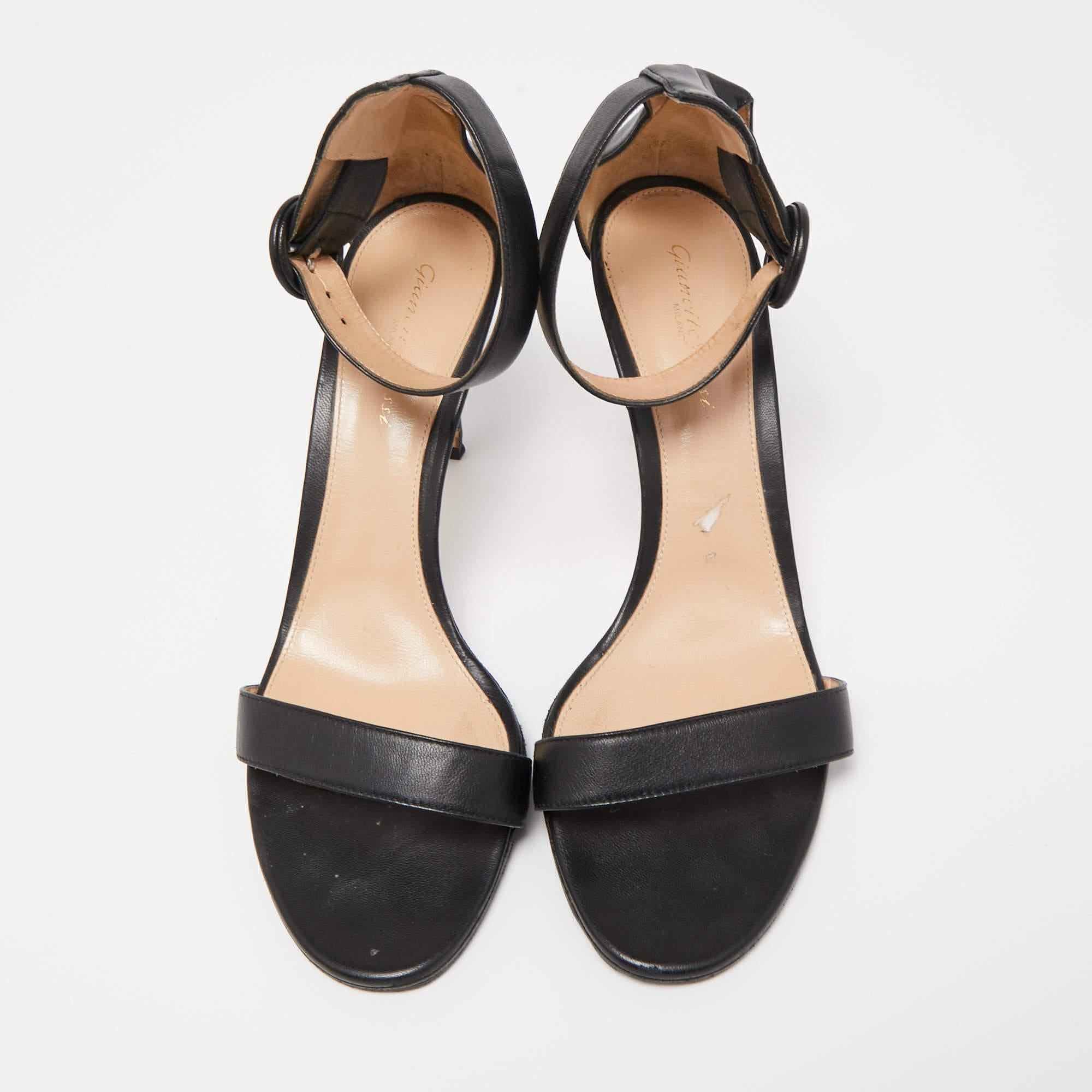 Women's Gianvito Rossi Black Leather Portofino Ankle Strap Sandals Size 40 For Sale